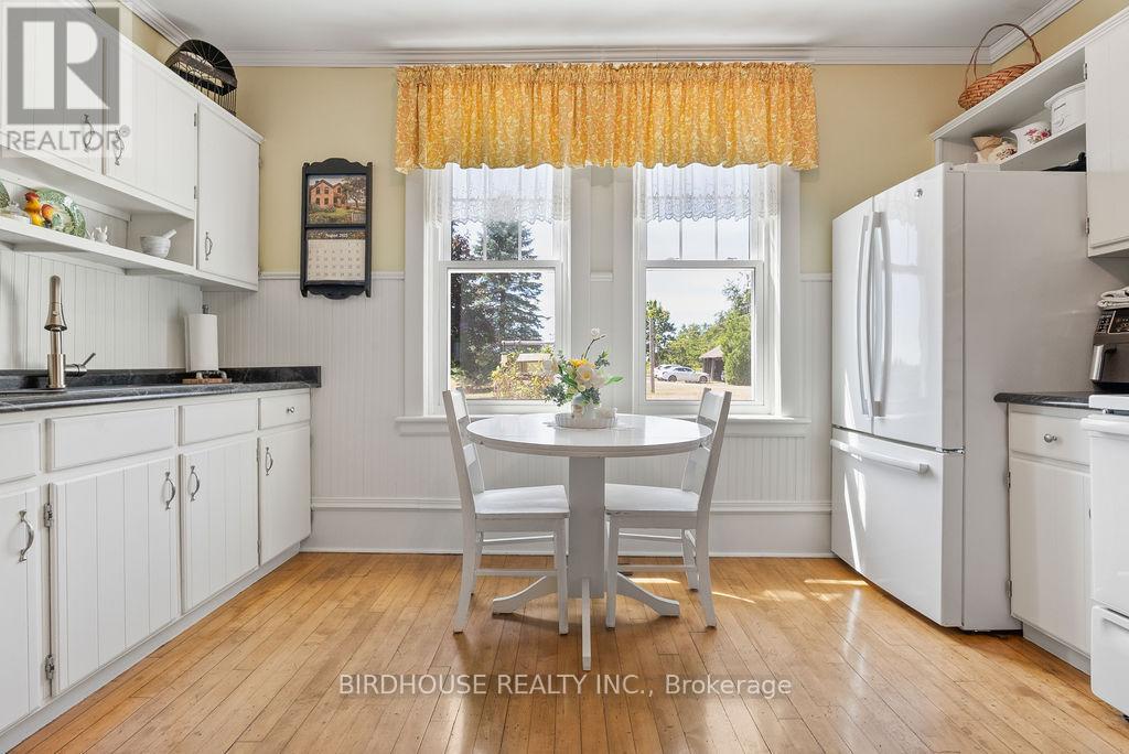 277 Sandhills Road, Kawartha Lakes, Ontario  K0M 2T0 - Photo 11 - X12347374