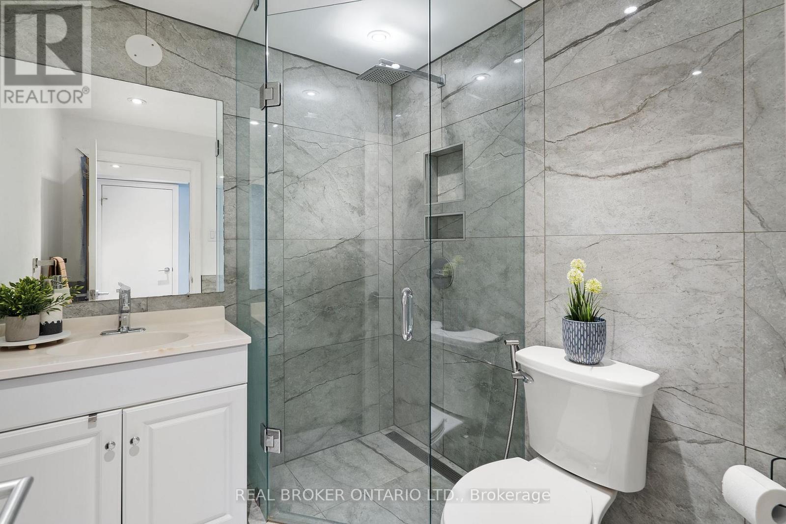 21 Shenandoah Drive, Whitby (Williamsburg), Ontario  L1P 1S9 - Photo 34 - E12345985