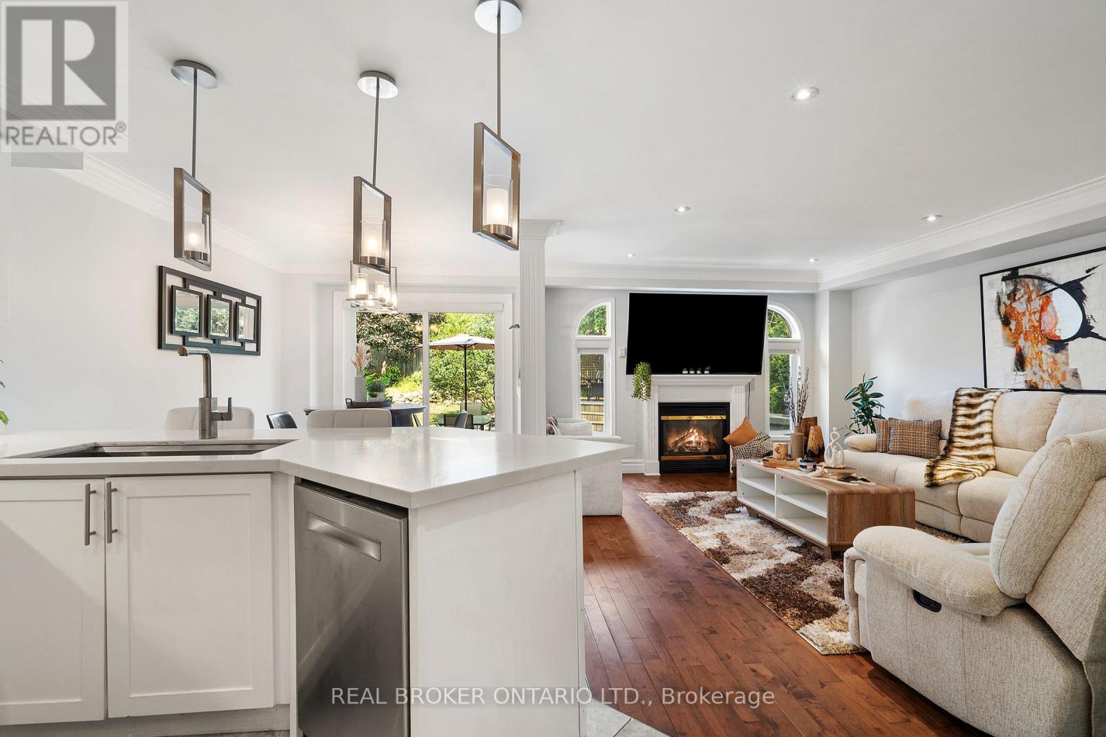 21 Shenandoah Drive, Whitby (Williamsburg), Ontario  L1P 1S9 - Photo 8 - E12345985