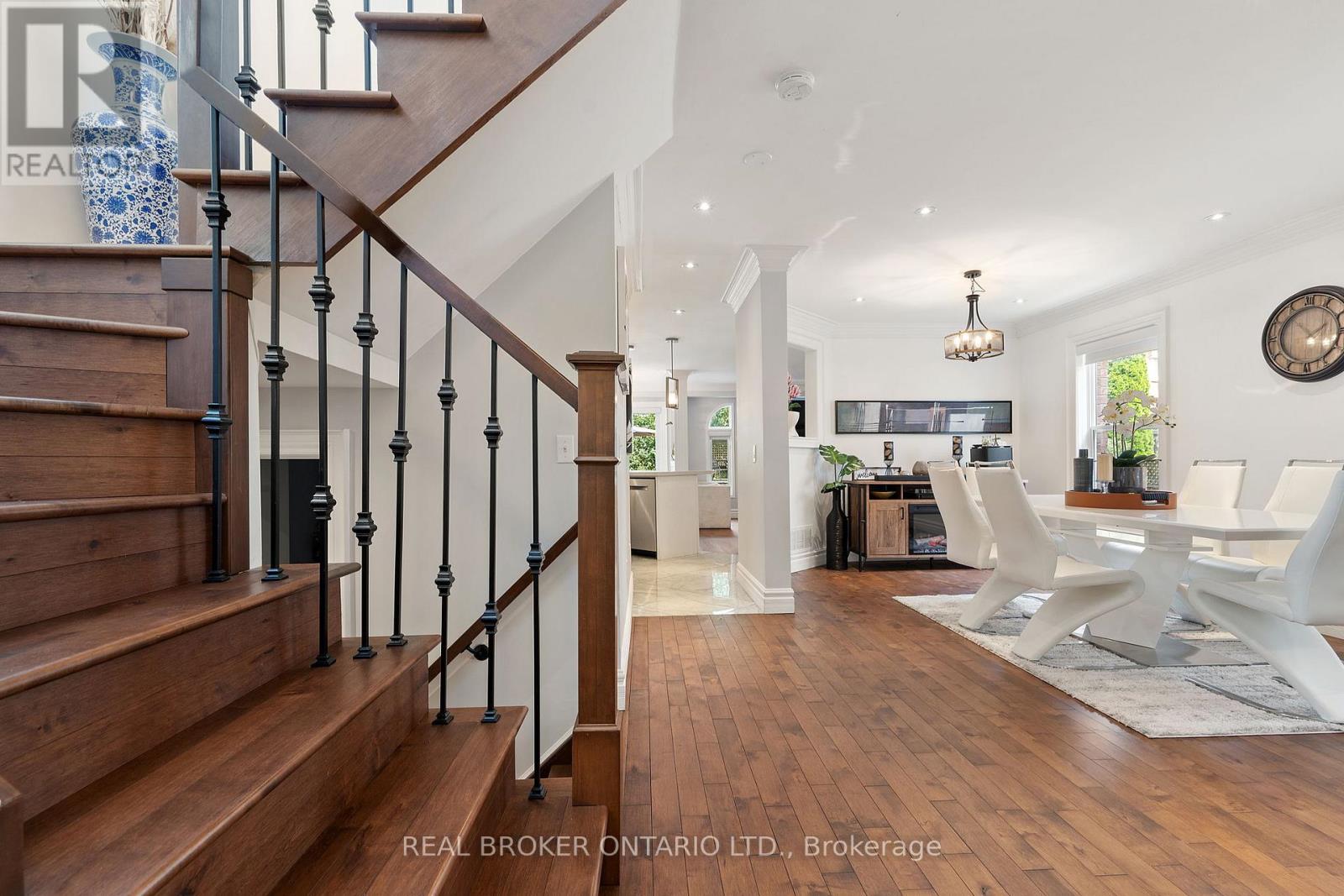 21 Shenandoah Drive, Whitby (Williamsburg), Ontario  L1P 1S9 - Photo 4 - E12345985