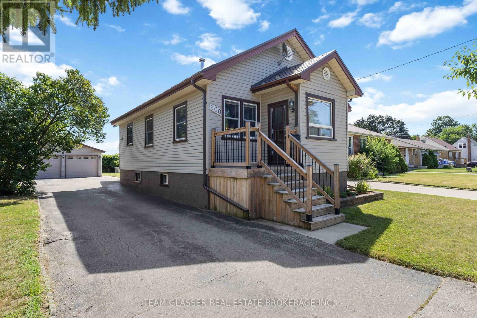 200 Vancouver Street, London East (East H), Ontario  N5W 4R7 - Photo 1 - X12352958