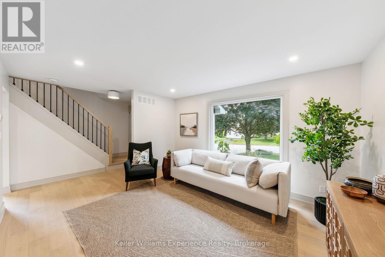 14 Mariposa Drive, Orillia, Ontario  L3V 7G7 - Photo 6 - S12342563