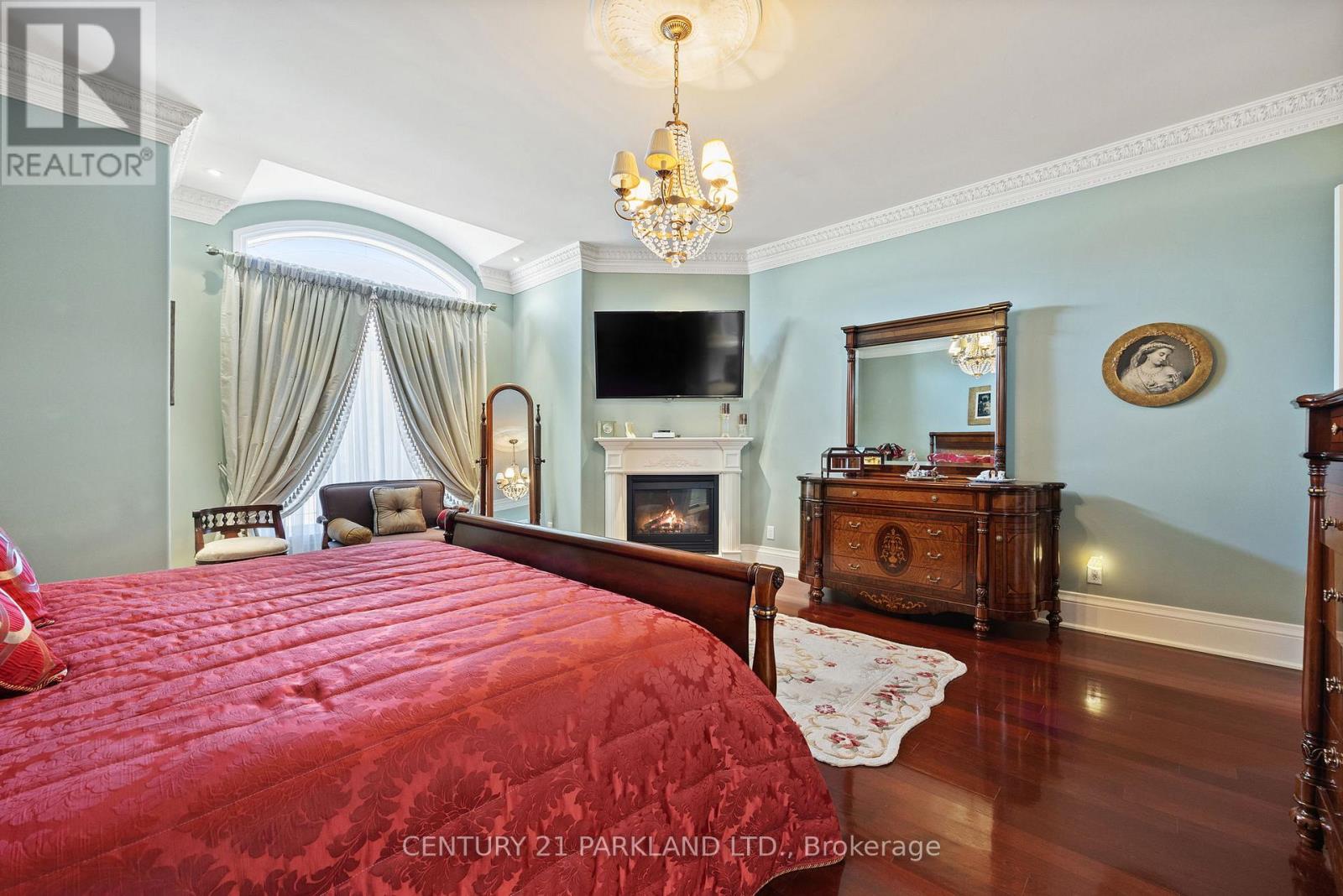 16 Boyle Drive, Richmond Hill, Ontario  L4C 6C9 - Photo 12 - N12352834