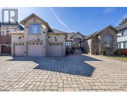 16 BOYLE DRIVE, Richmond Hill, Ontario