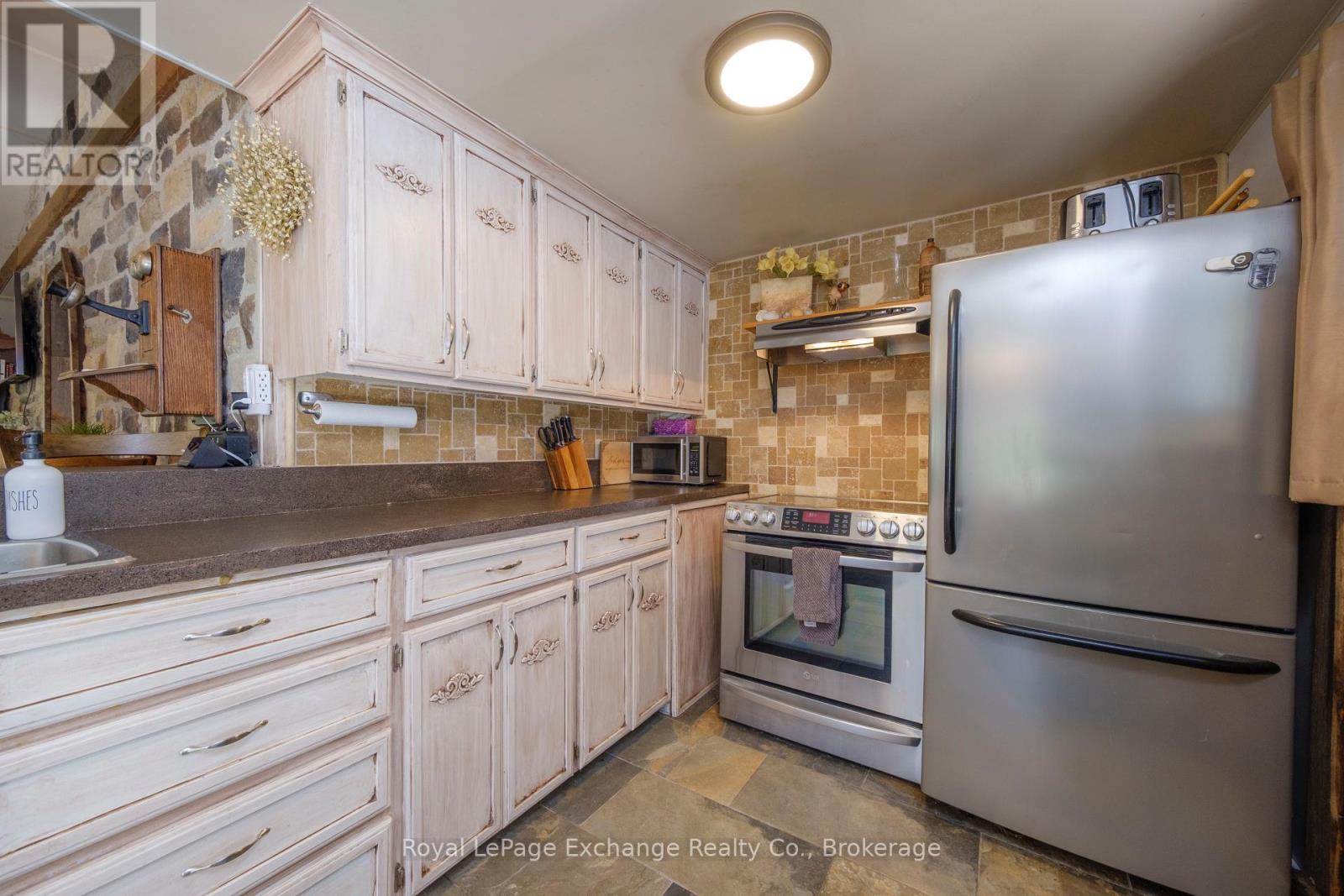 109 Gordon Street N, Huron-Kinloss, Ontario N2Z 0B3 - Photo 11 - X12352917