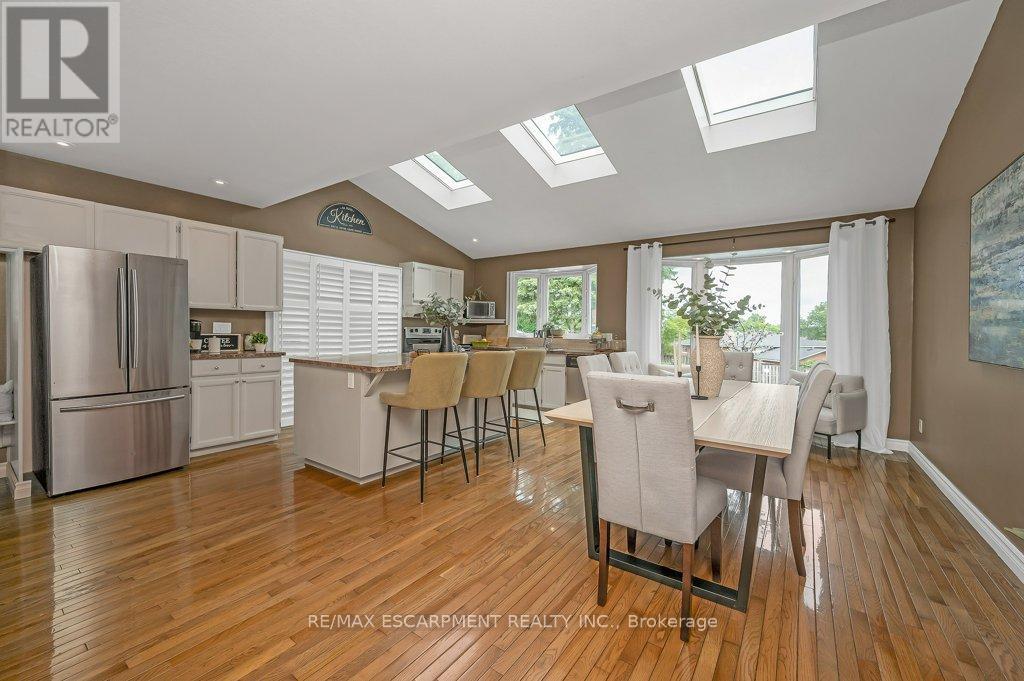 480 Mohawk Road W, Hamilton (Westcliffe), Ontario  L9C 1X4 - Photo 6 - X12352859