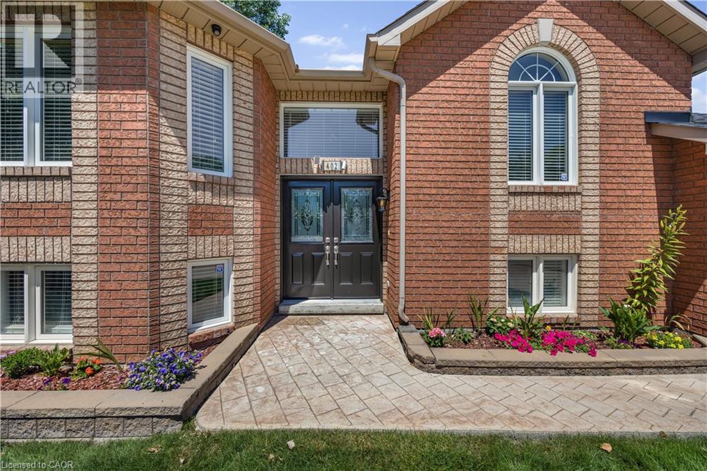 Property at 402 RAMBLEWOOD Drive image 3