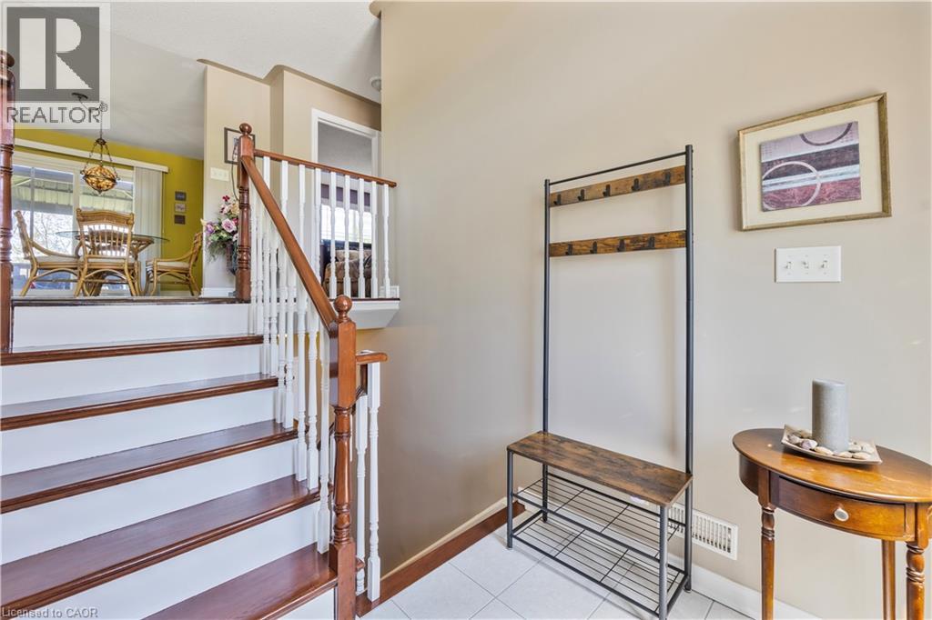 Property at 402 RAMBLEWOOD Drive image 5