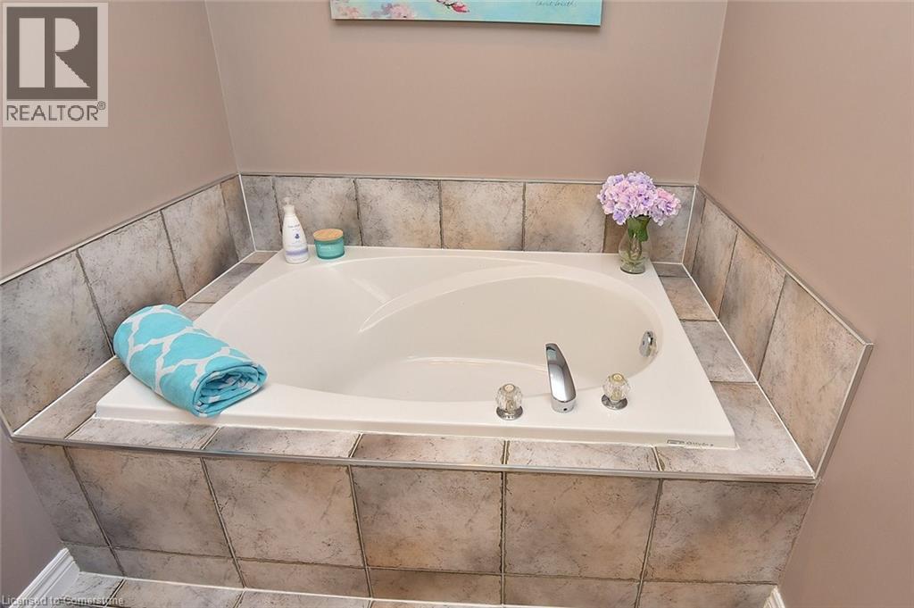 210 Claudette Gate, Hamilton, Ontario  L9B 2K1 - Photo 36 - 40761269