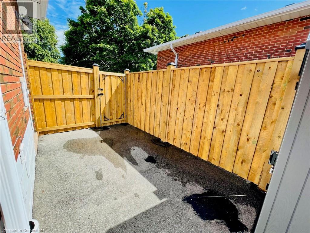38 Warren Avenue Unit# 2, Hamilton, Ontario  L9A 3C6 - Photo 15 - 40760202
