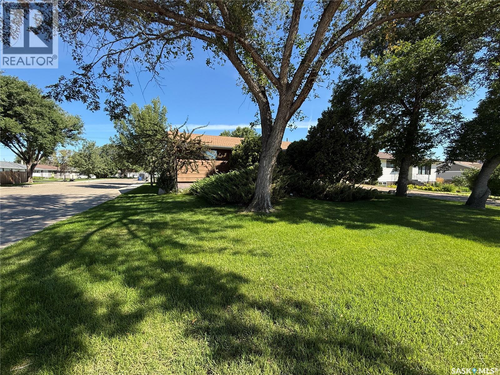 Property at 2510 29th STREET W image 3