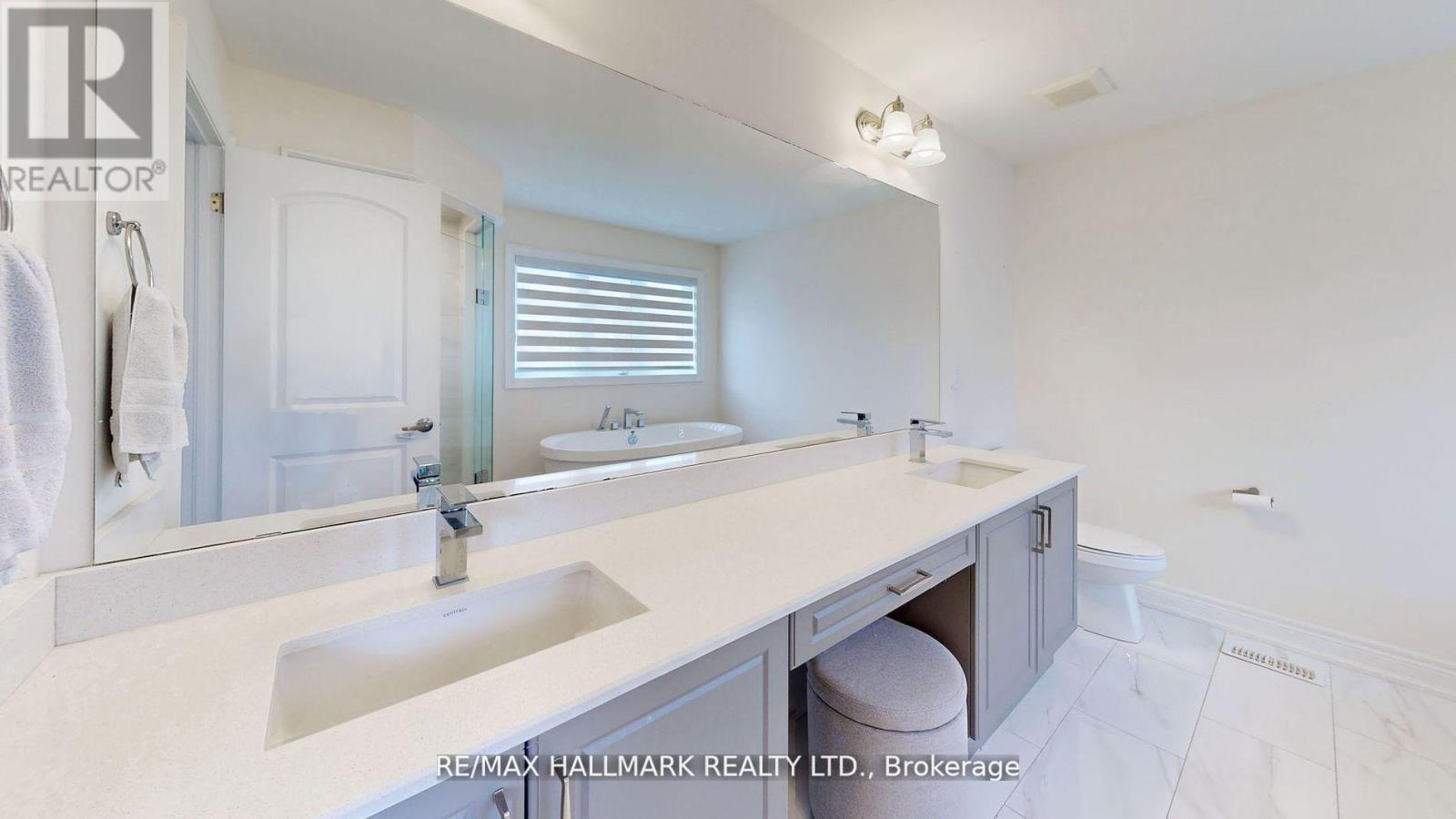 164 Frederick Pearson Street, East Gwillimbury, Ontario  L9N 0Y9 - Photo 25 - N12352906
