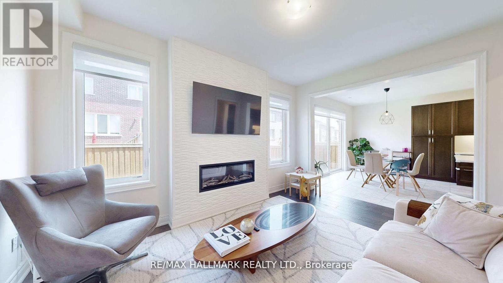 164 Frederick Pearson Street, East Gwillimbury, Ontario  L9N 0Y9 - Photo 9 - N12352906
