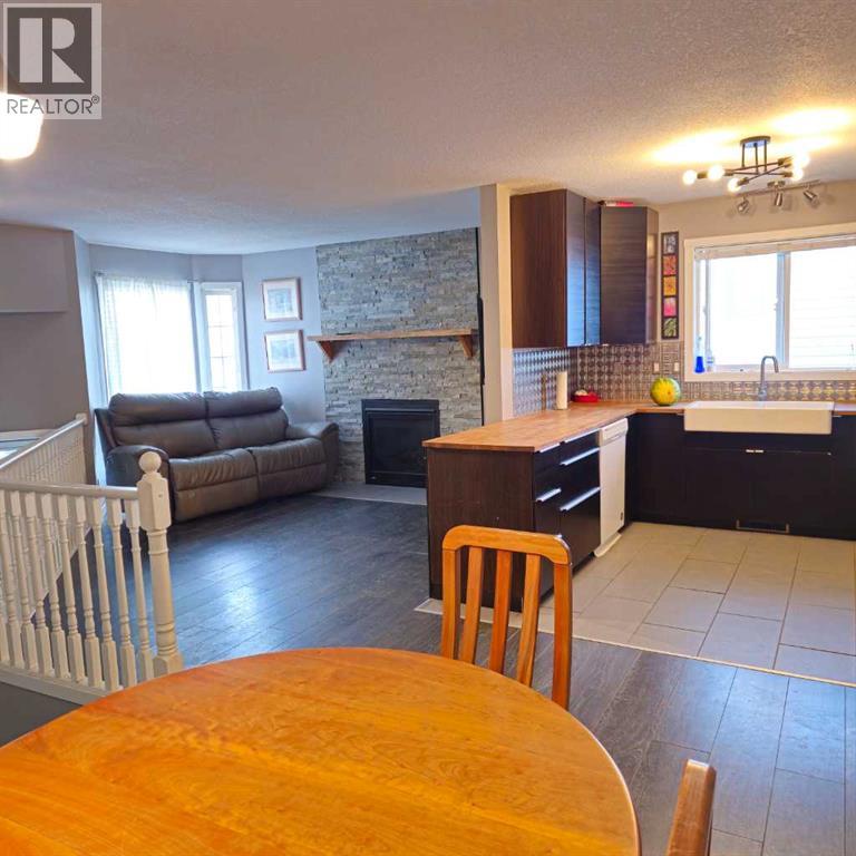 Property at 69 Willow Springs Crescent image 3