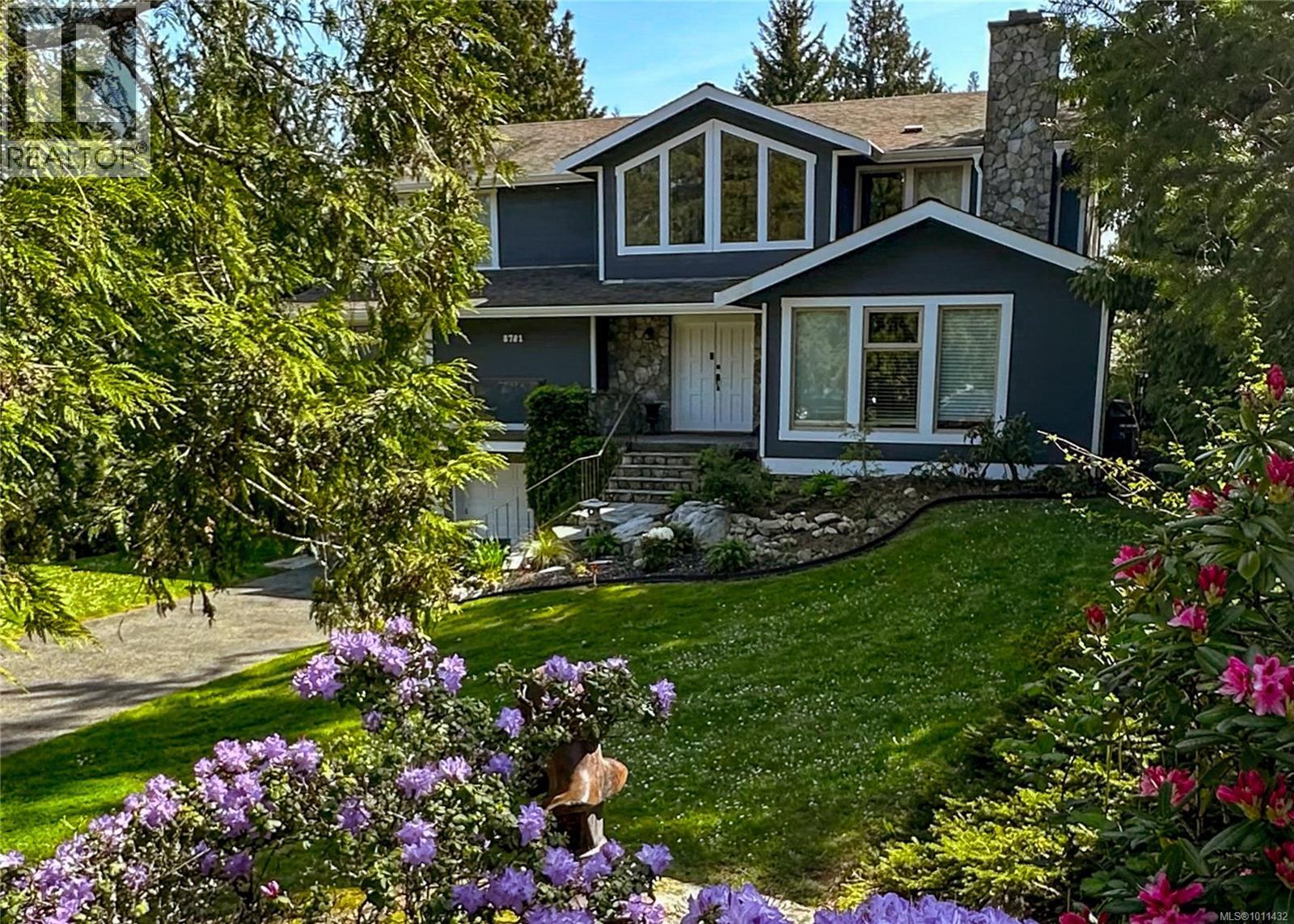 8781 Forest Park Dr, North Saanich, British Columbia V8L 4E8 - Photo 3 - 1011432