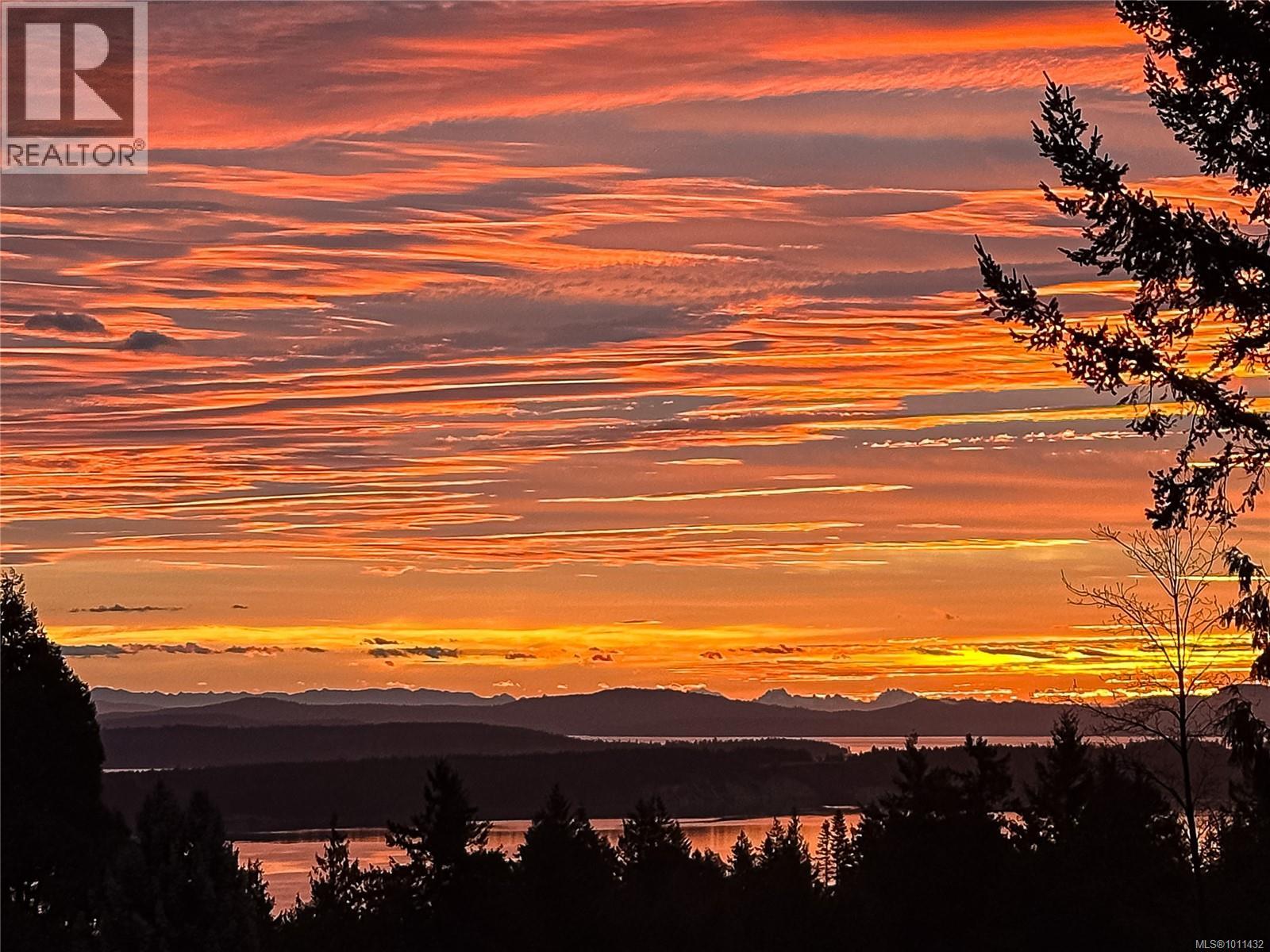 8781 Forest Park Dr, North Saanich, British Columbia V8L 4E8 - Photo 51 - 1011432