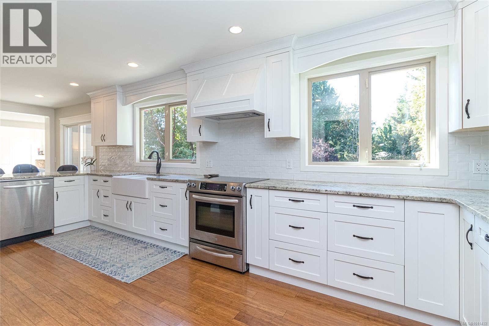 Property at 8781 Forest Park Dr image 1