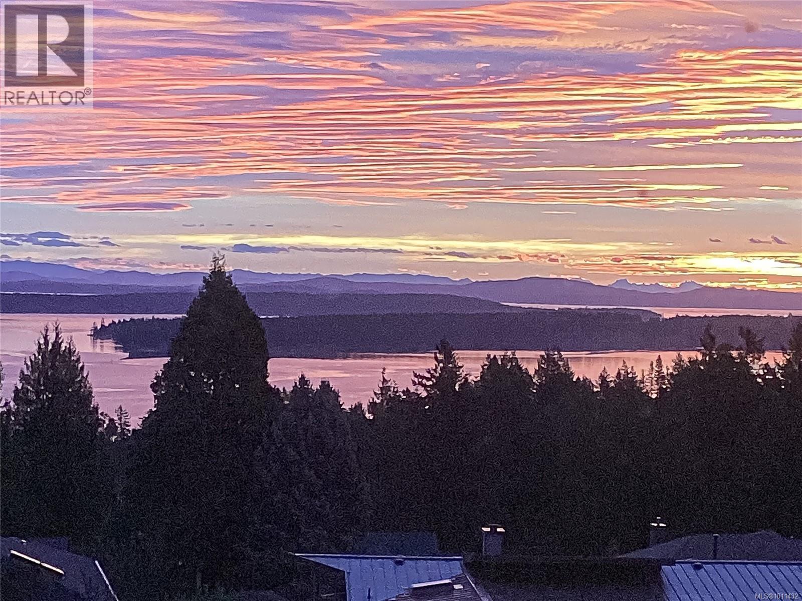 8781 Forest Park Dr, North Saanich, British Columbia V8L 4E8 - Photo 33 - 1011432