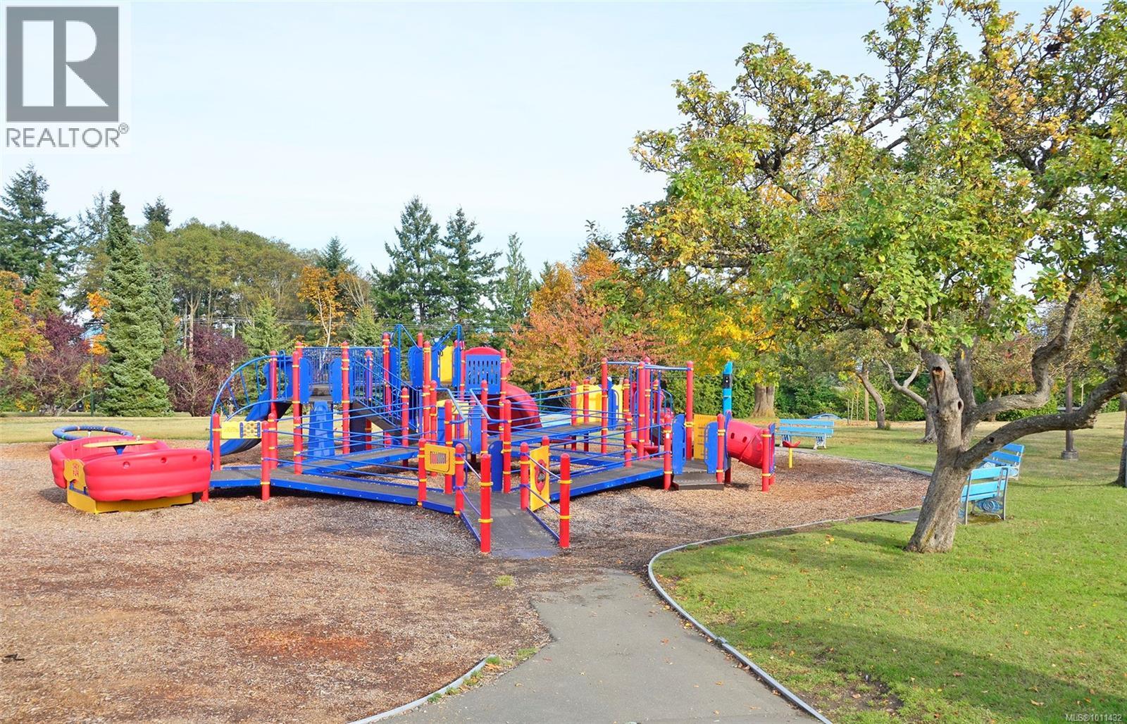 8781 Forest Park Dr, North Saanich, British Columbia V8L 4E8 - Photo 60 - 1011432