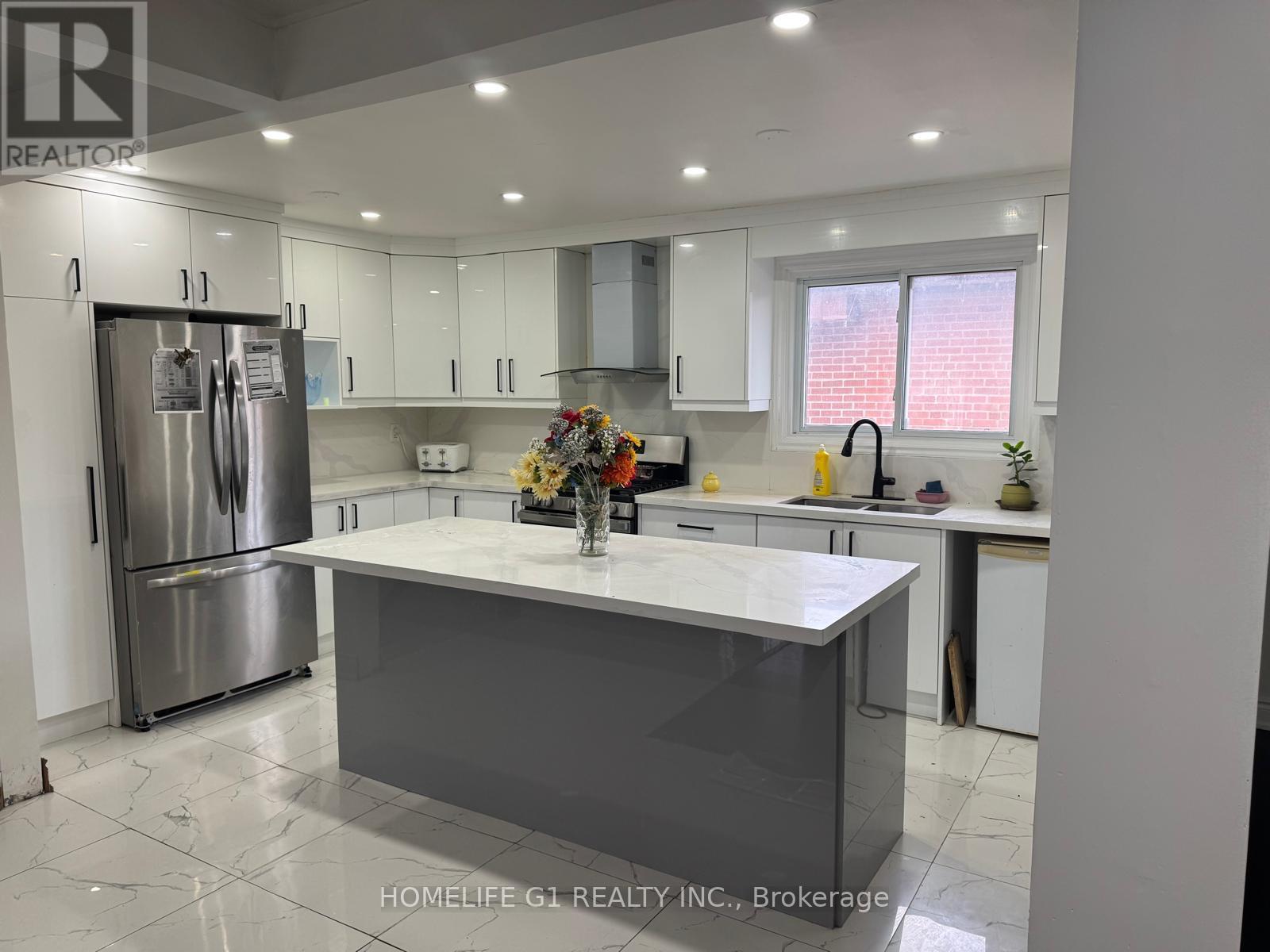 Property at 11 ISLAY COURT image 3