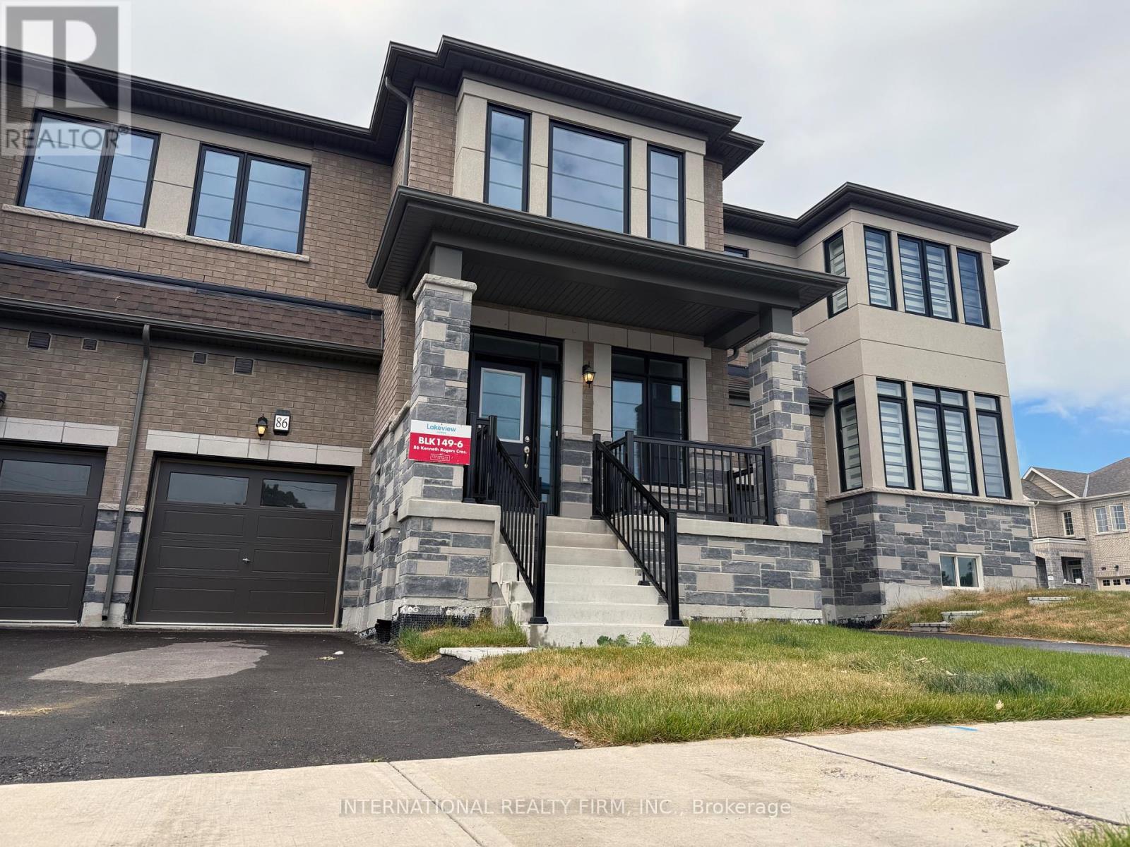 Property at 86 KENNETH ROGERS CRESCENT image 4