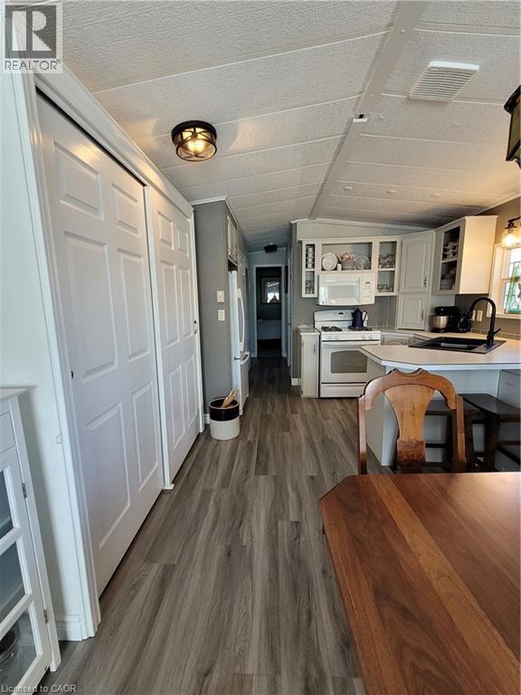 Photo 17 of 39 for 77307 Bluewater Highway Unit# 61