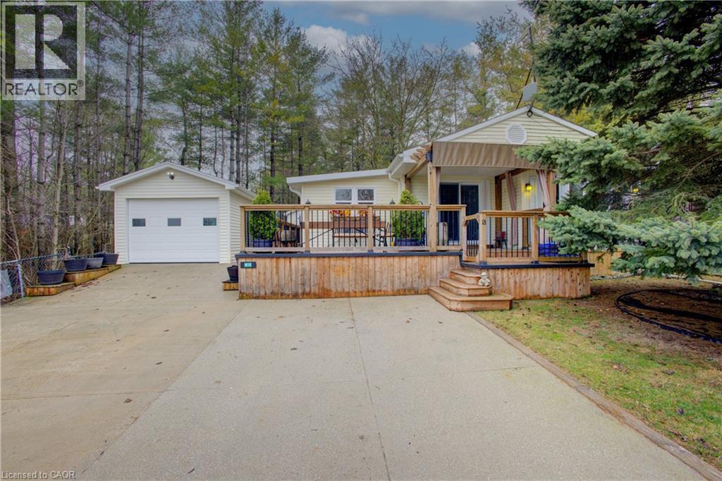18 MAPLE, Mount Forest, Ontario