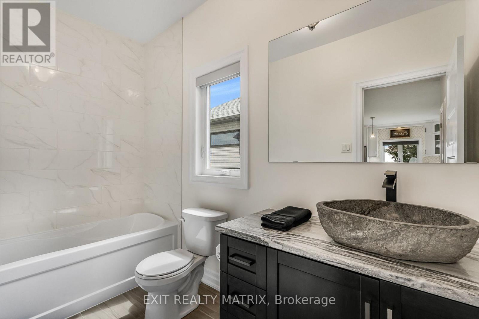 56 Nancy Street, Russell, Ontario  K0A 1W0 - Photo 6 - X12353062
