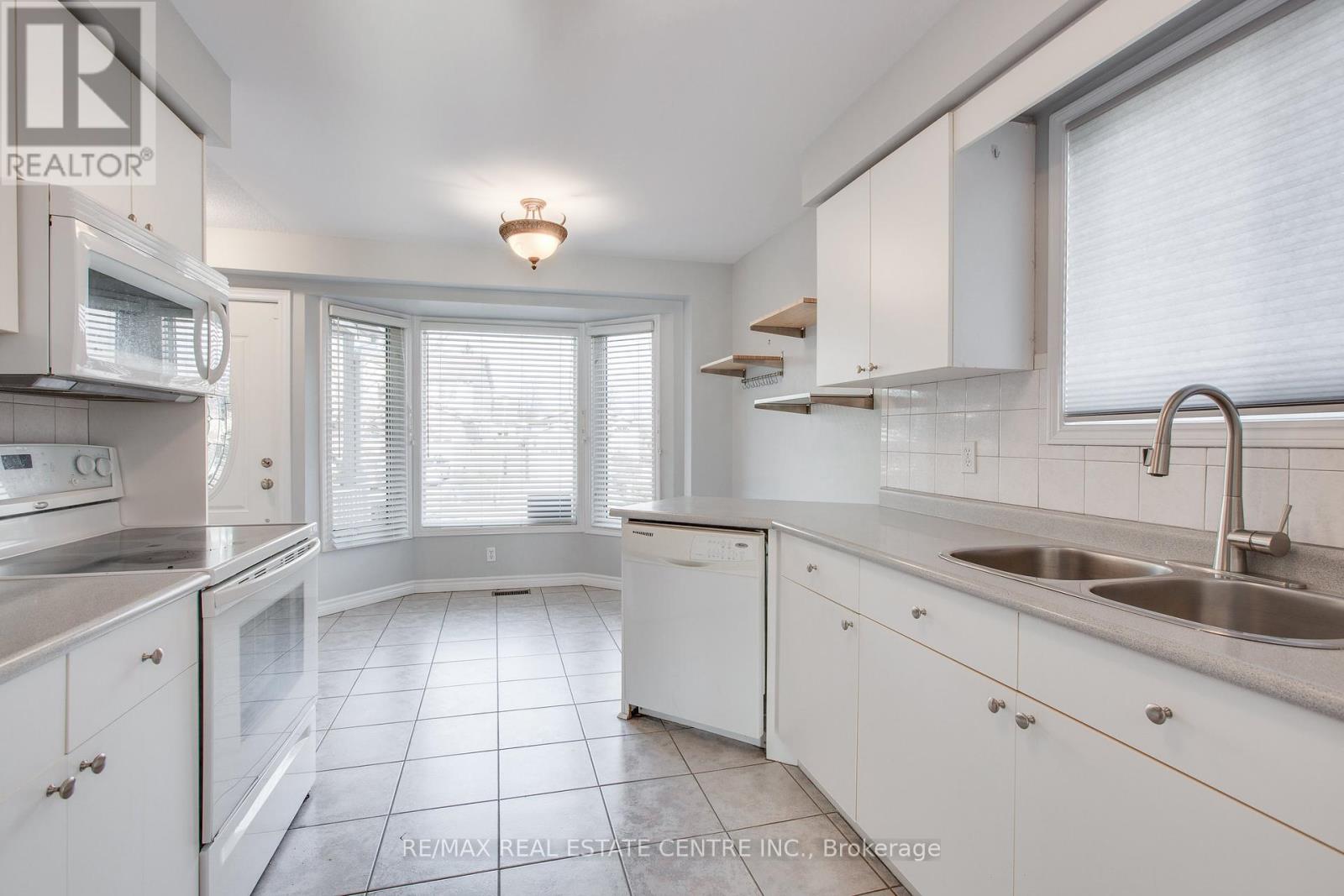 874 Shelborne Street, London South, Ontario  N5Z 5A8 - Photo 10 - X12352898