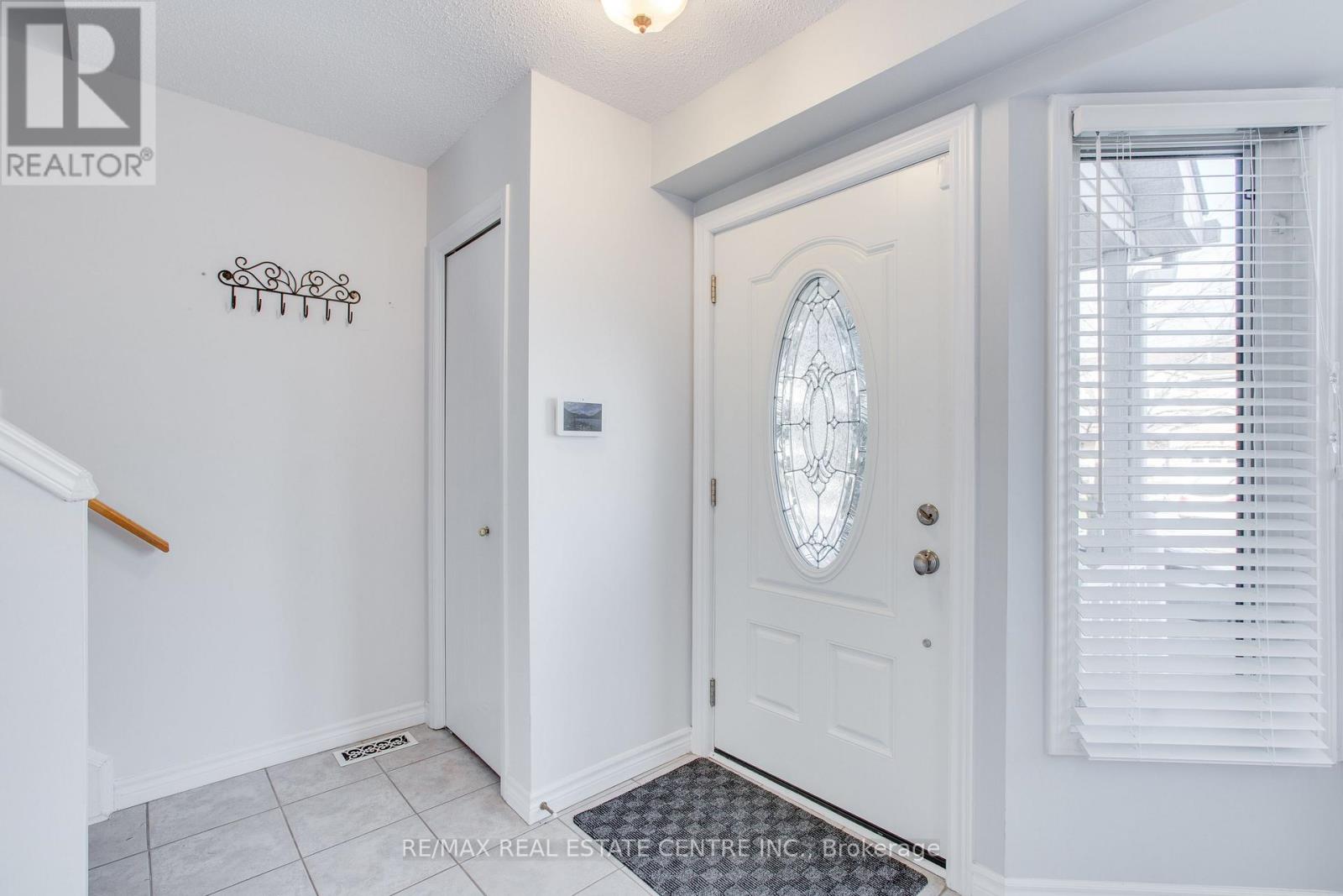 874 Shelborne Street, London South, Ontario  N5Z 5A8 - Photo 5 - X12352898