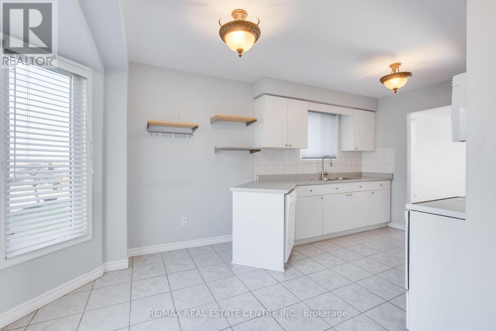 874 Shelborne Street, London South, Ontario  N5Z 5A8 - Photo 7 - X12352898
