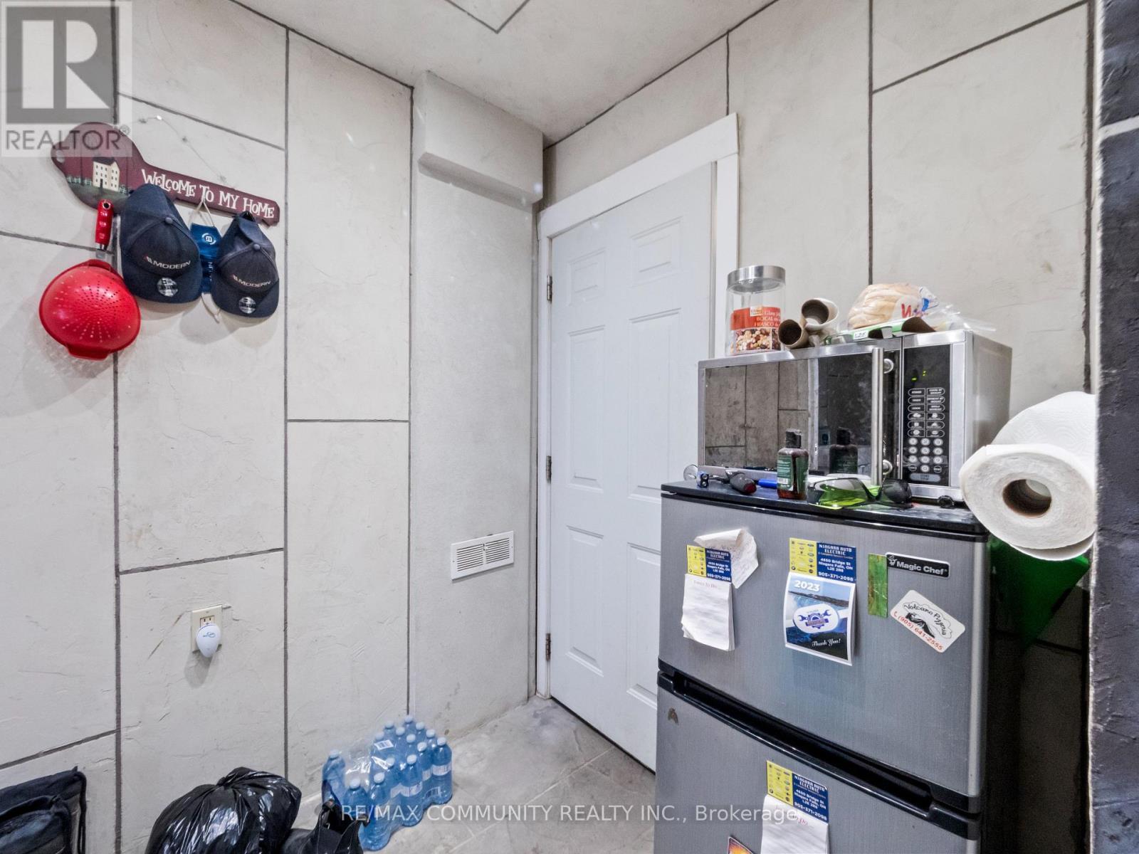 4769 Mcdougall Crescent, Niagara Falls, Ontario  L2E 1B8 - Photo 15 - X12352974