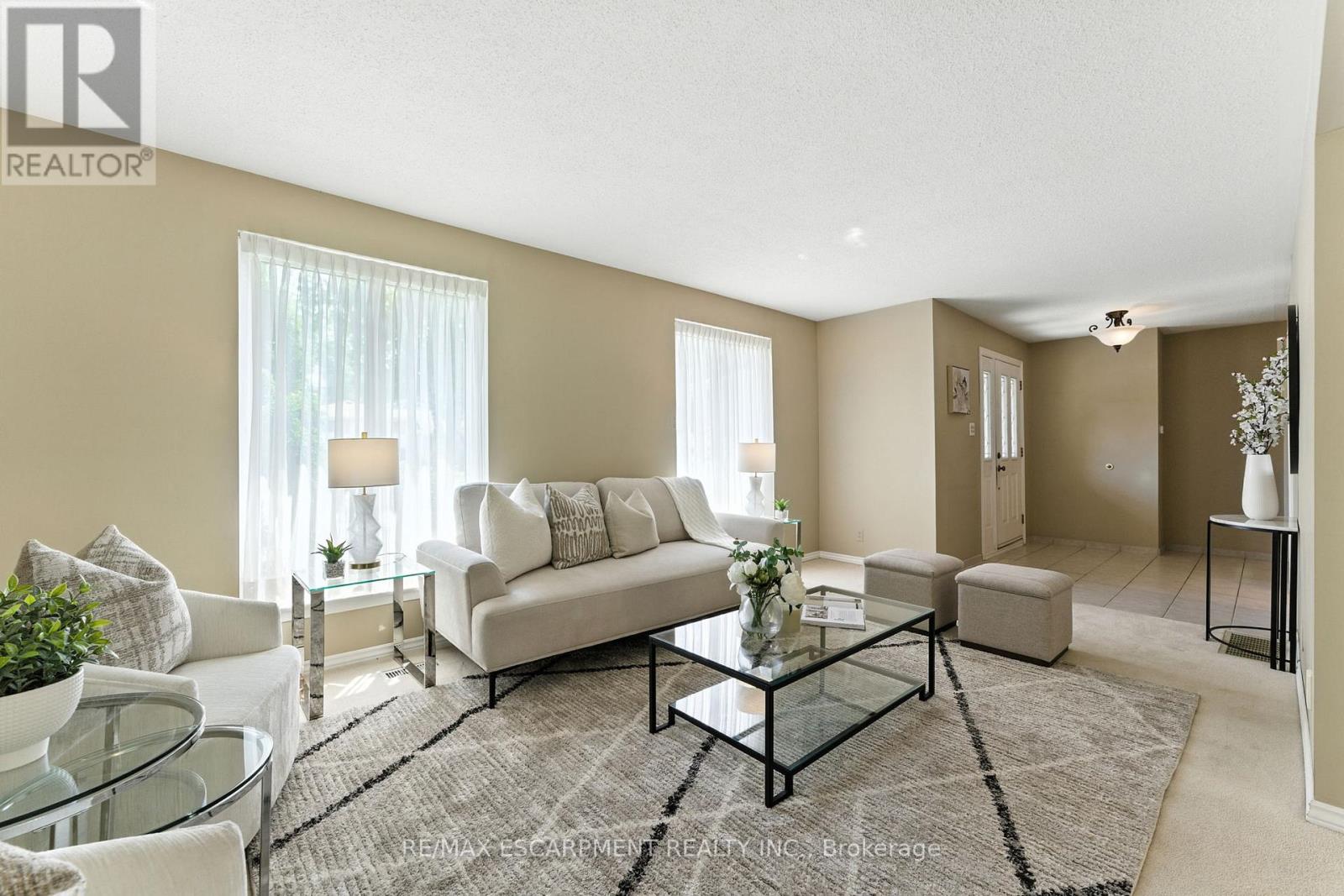 51 Pleasant Avenue, Hamilton, Ontario  L9H 3T2 - Photo 6 - X12352976