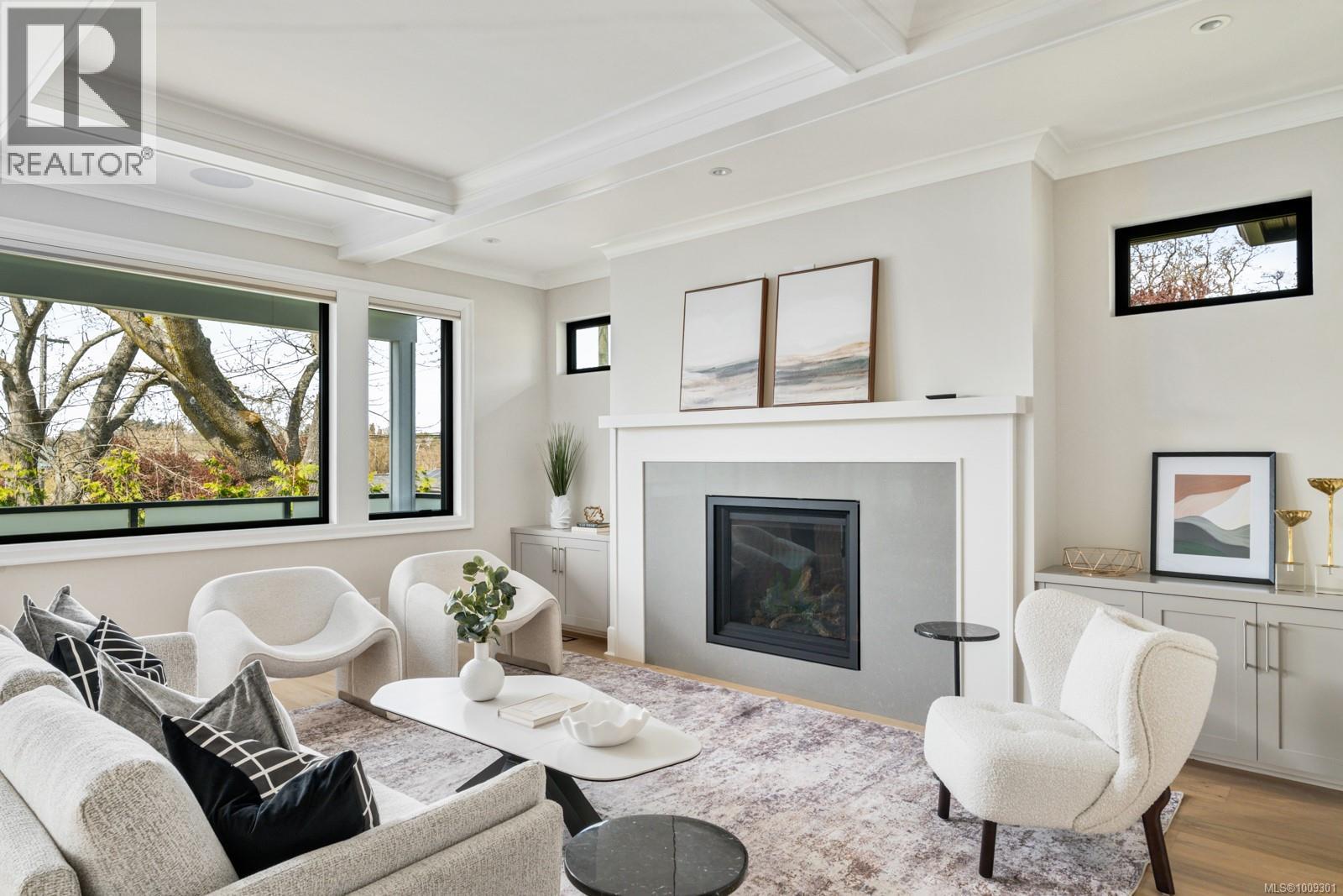 1918 Shotbolt Rd, Victoria, British Columbia  V8S 1H2 - Photo 1 - 1009301