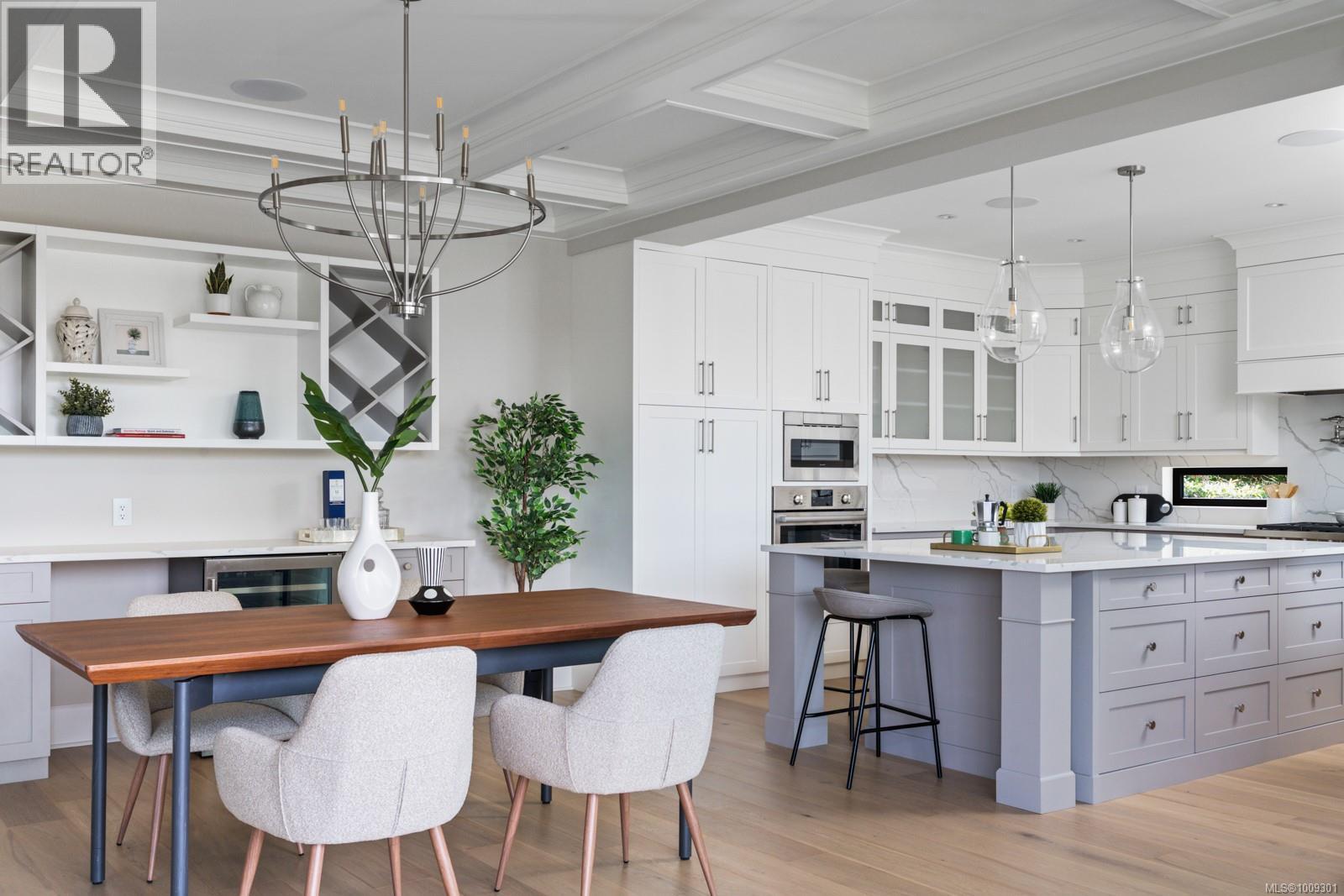 1918 Shotbolt Rd, Victoria, British Columbia  V8S 1H2 - Photo 10 - 1009301