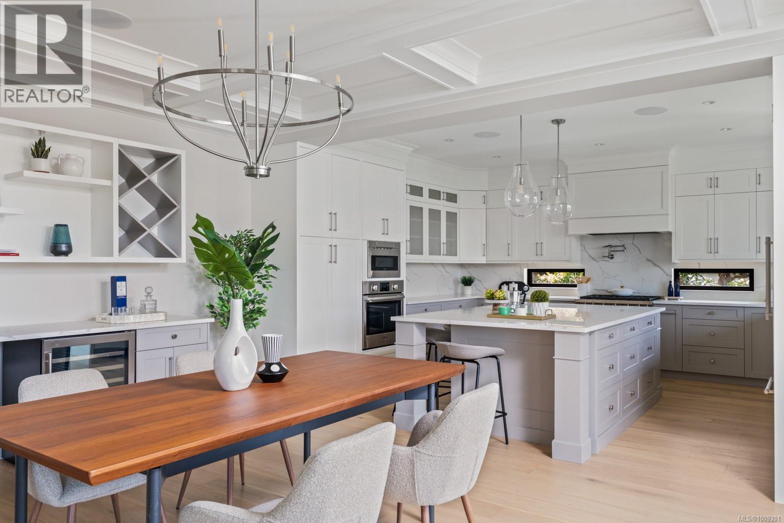 1918 Shotbolt Rd, Victoria, British Columbia  V8S 1H2 - Photo 12 - 1009301