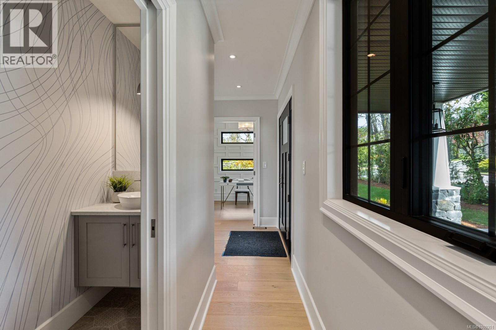 1918 Shotbolt Rd, Victoria, British Columbia  V8S 1H2 - Photo 17 - 1009301