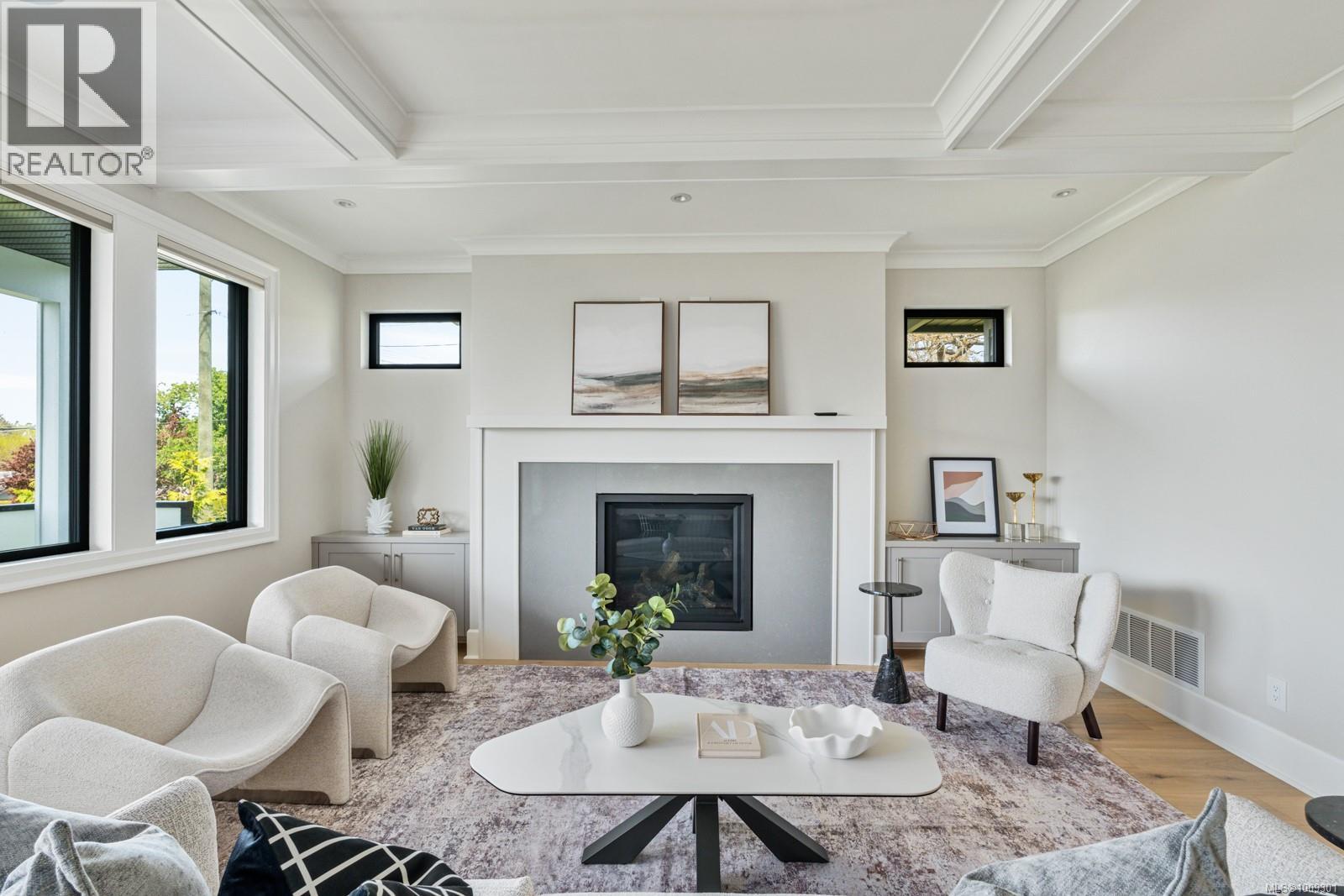 1918 Shotbolt Rd, Victoria, British Columbia  V8S 1H2 - Photo 2 - 1009301