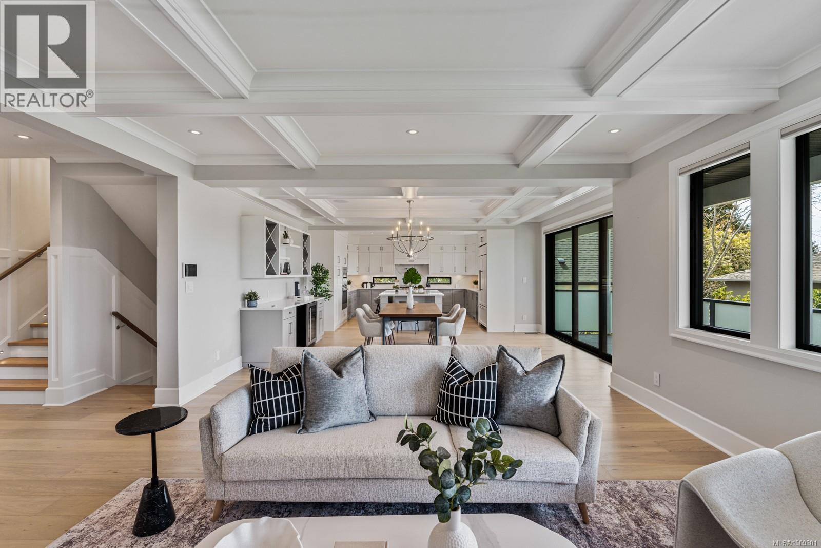 1918 Shotbolt Rd, Victoria, British Columbia  V8S 1H2 - Photo 3 - 1009301