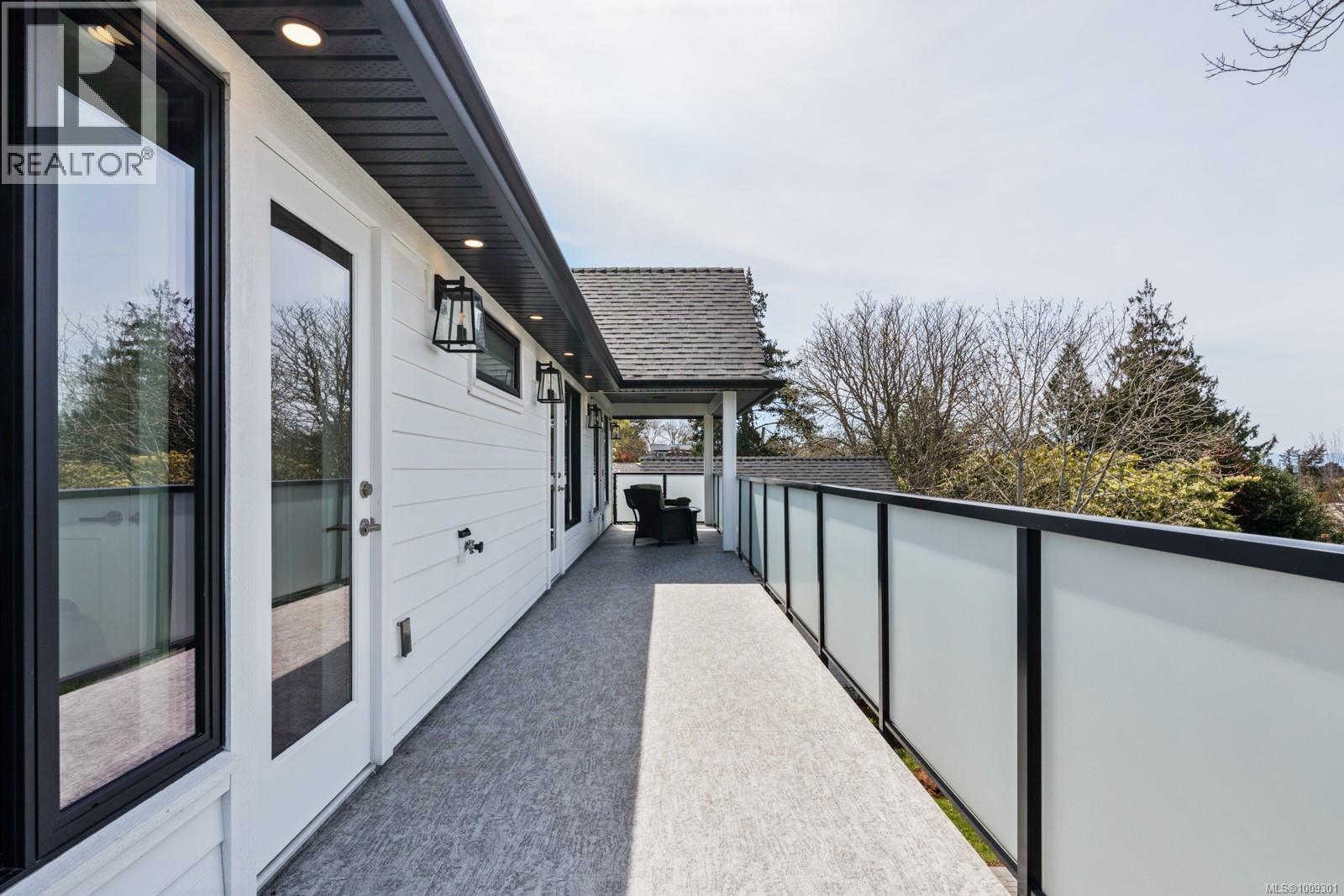 1918 Shotbolt Rd, Victoria, British Columbia  V8S 1H2 - Photo 36 - 1009301