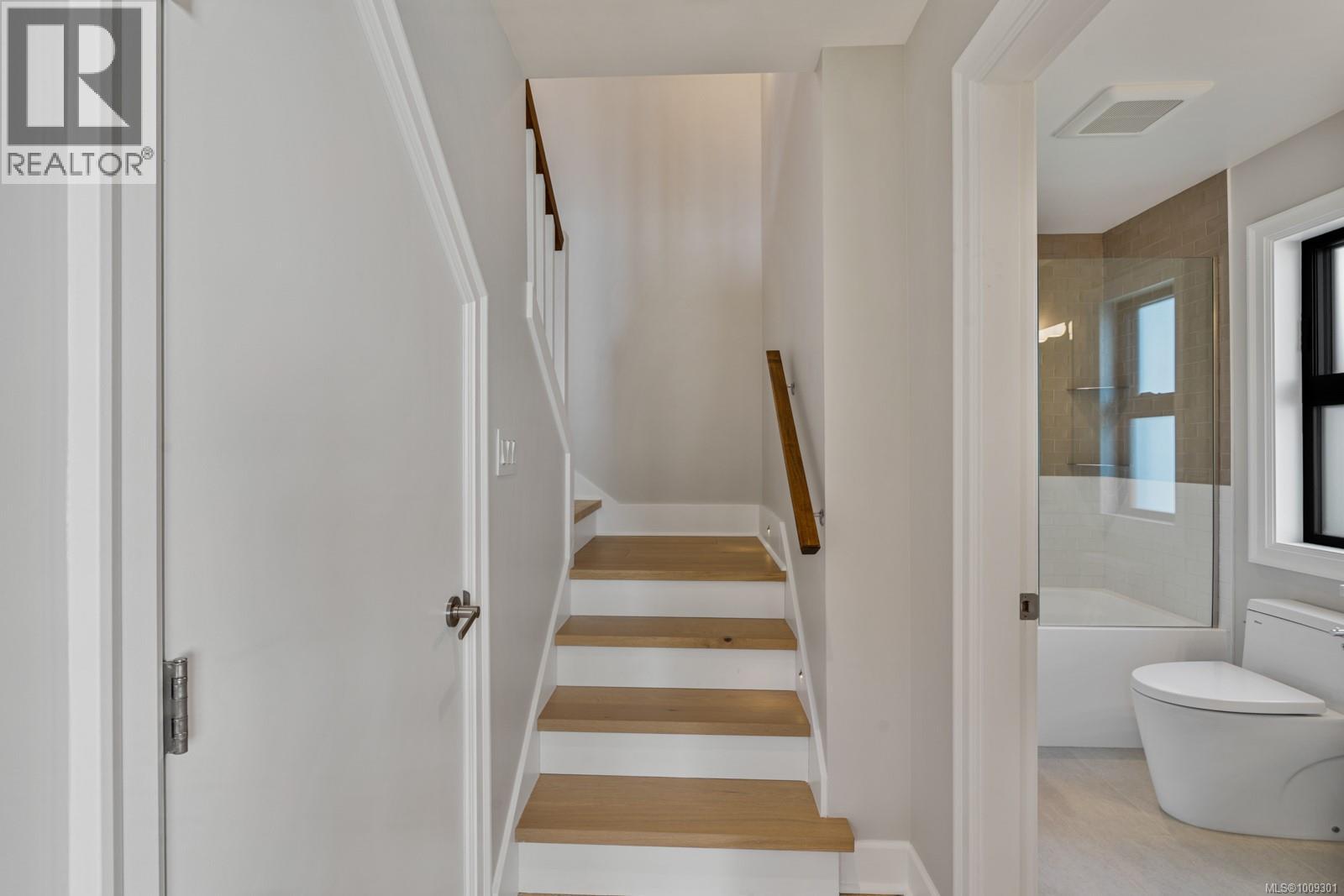 1918 Shotbolt Rd, Victoria, British Columbia  V8S 1H2 - Photo 39 - 1009301