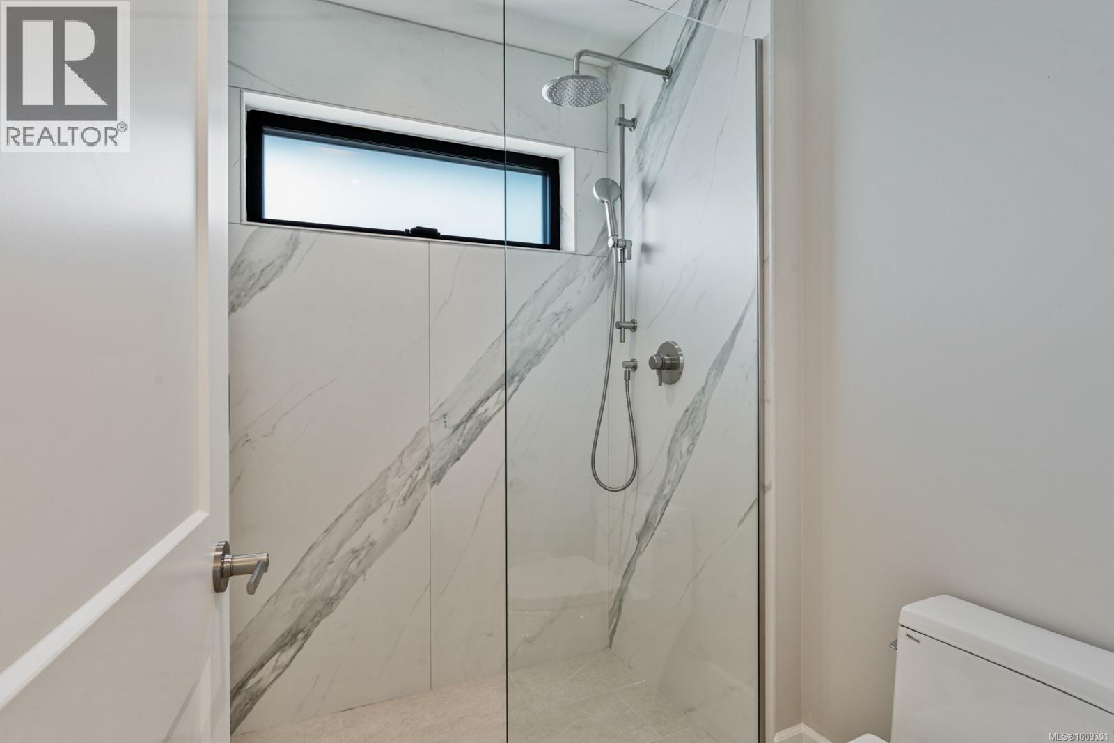 1918 Shotbolt Rd, Victoria, British Columbia  V8S 1H2 - Photo 46 - 1009301