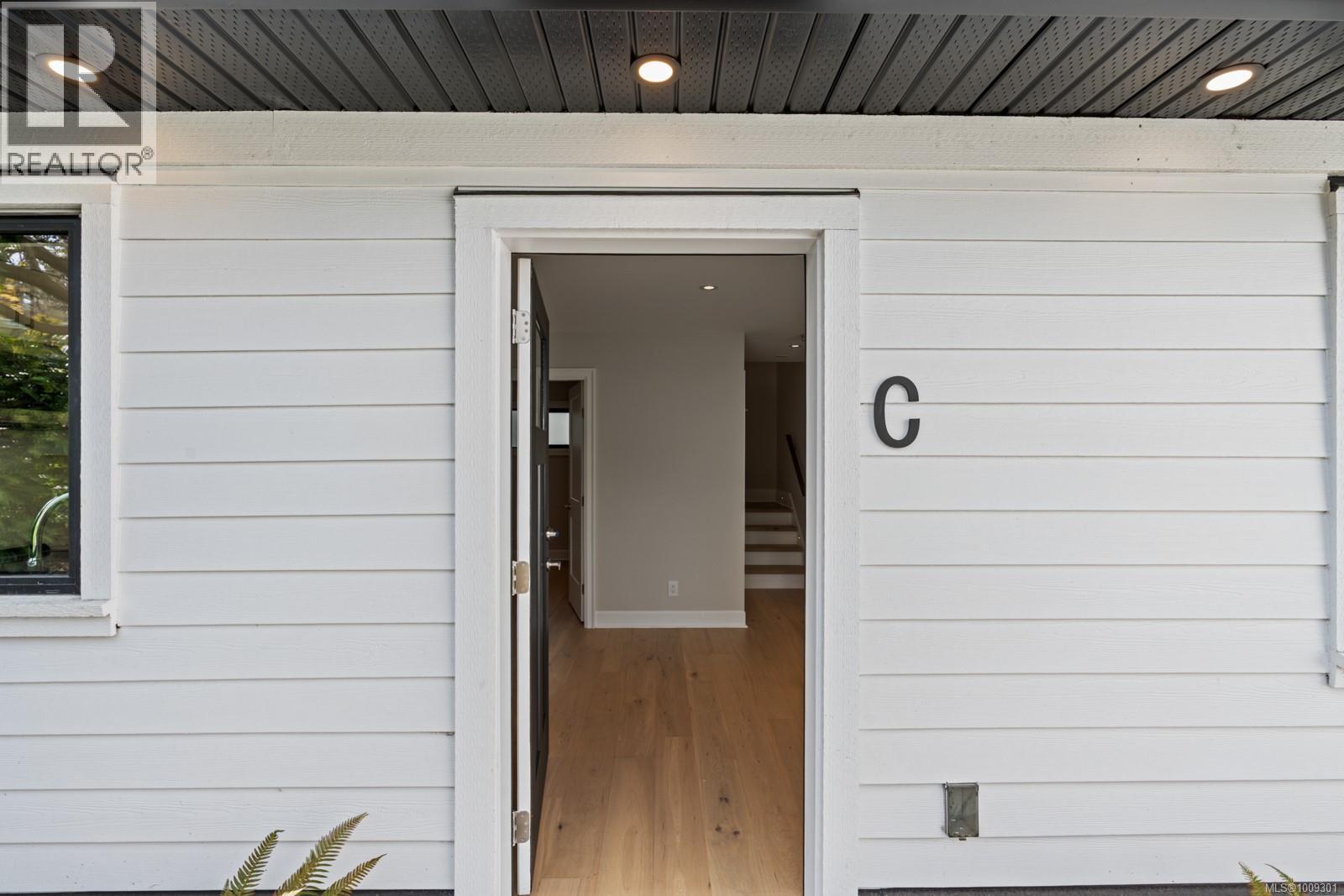 1918 Shotbolt Rd, Victoria, British Columbia  V8S 1H2 - Photo 51 - 1009301