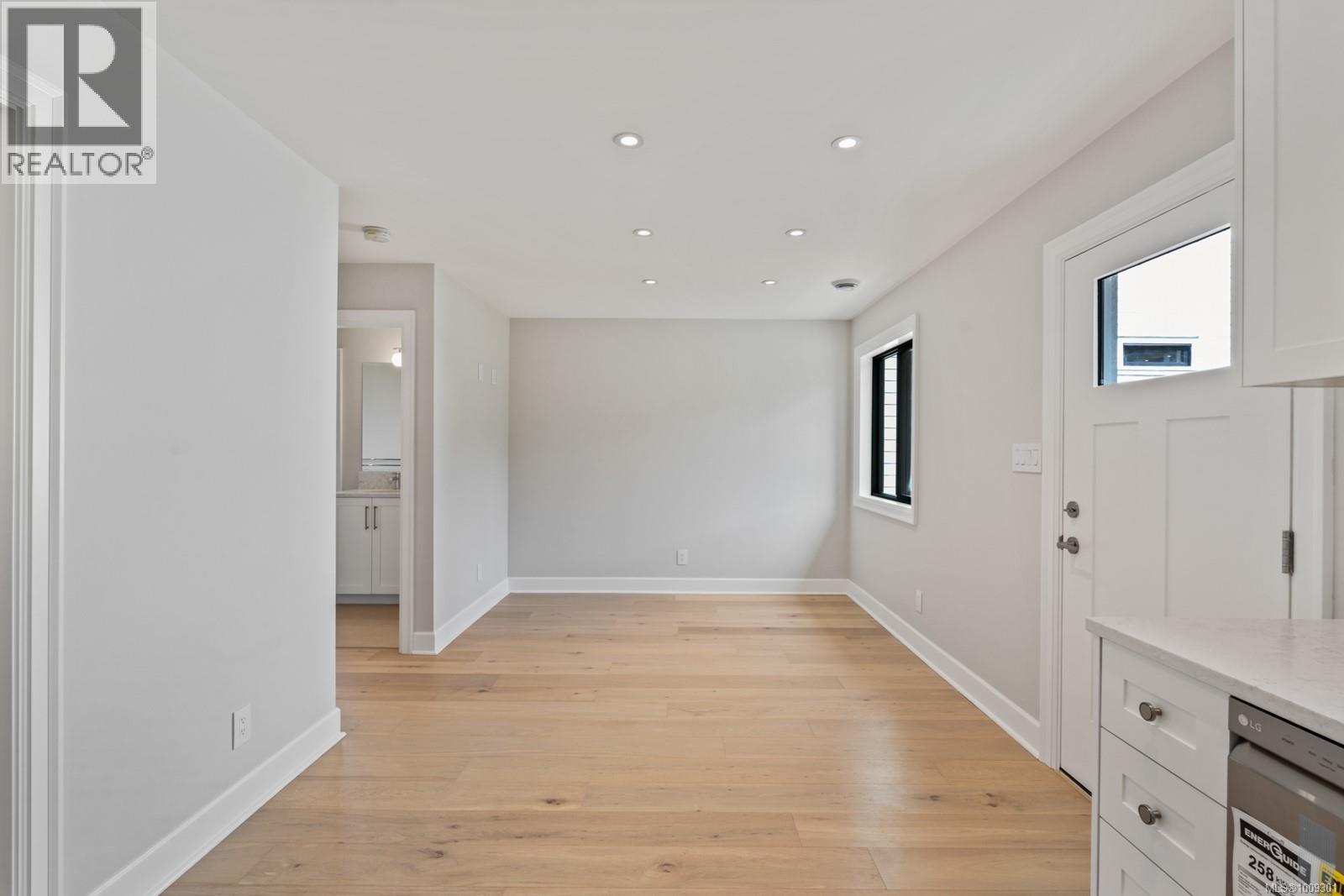 1918 Shotbolt Rd, Victoria, British Columbia  V8S 1H2 - Photo 54 - 1009301