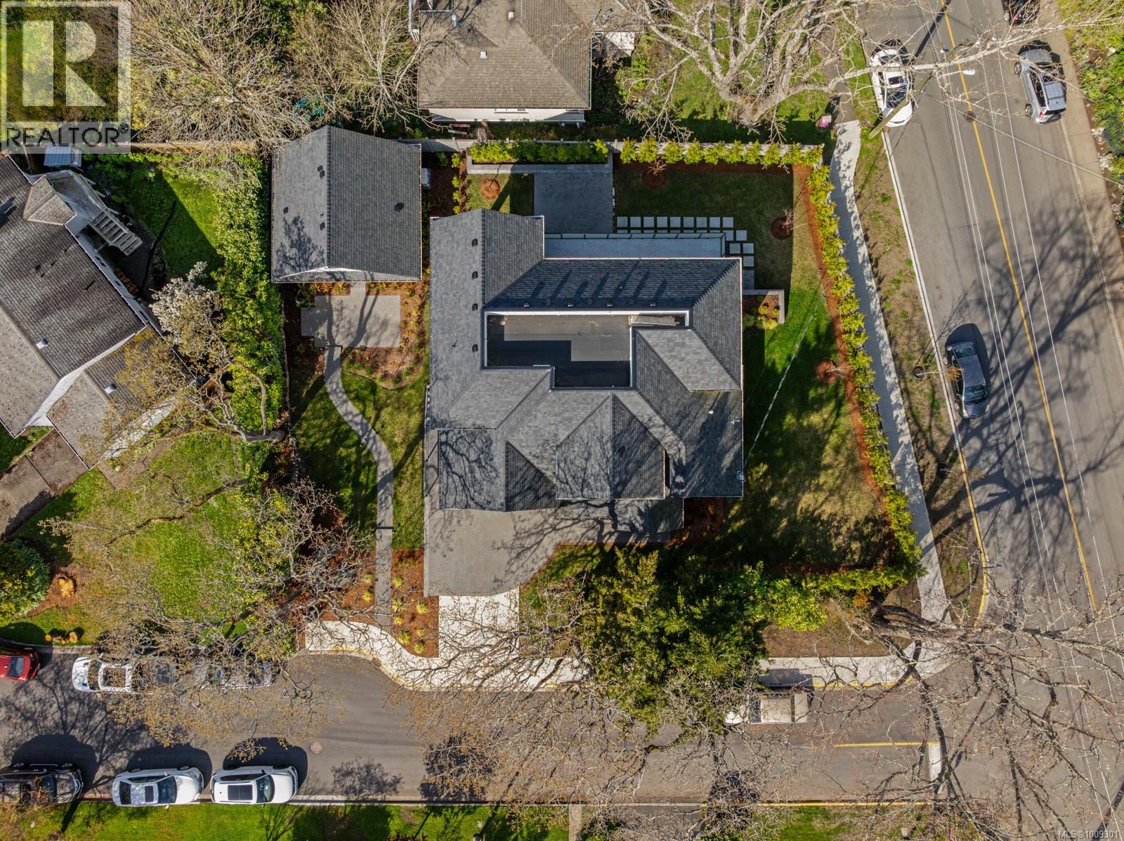 1918 Shotbolt Rd, Victoria, British Columbia  V8S 1H2 - Photo 56 - 1009301