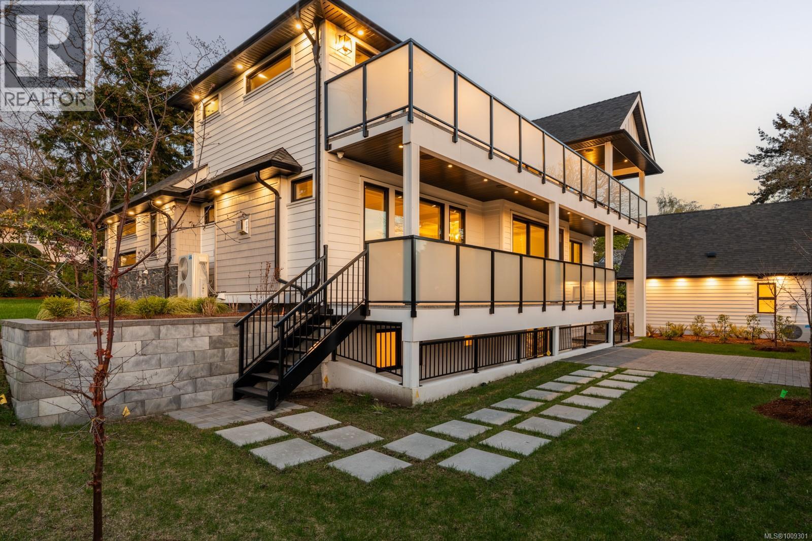 1918 Shotbolt Rd, Victoria, British Columbia  V8S 1H2 - Photo 58 - 1009301