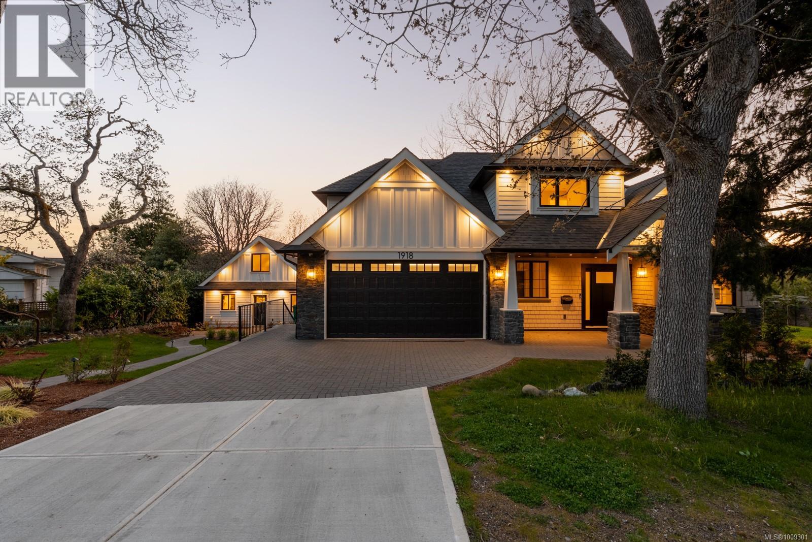 1918 Shotbolt Rd, Victoria, British Columbia  V8S 1H2 - Photo 61 - 1009301