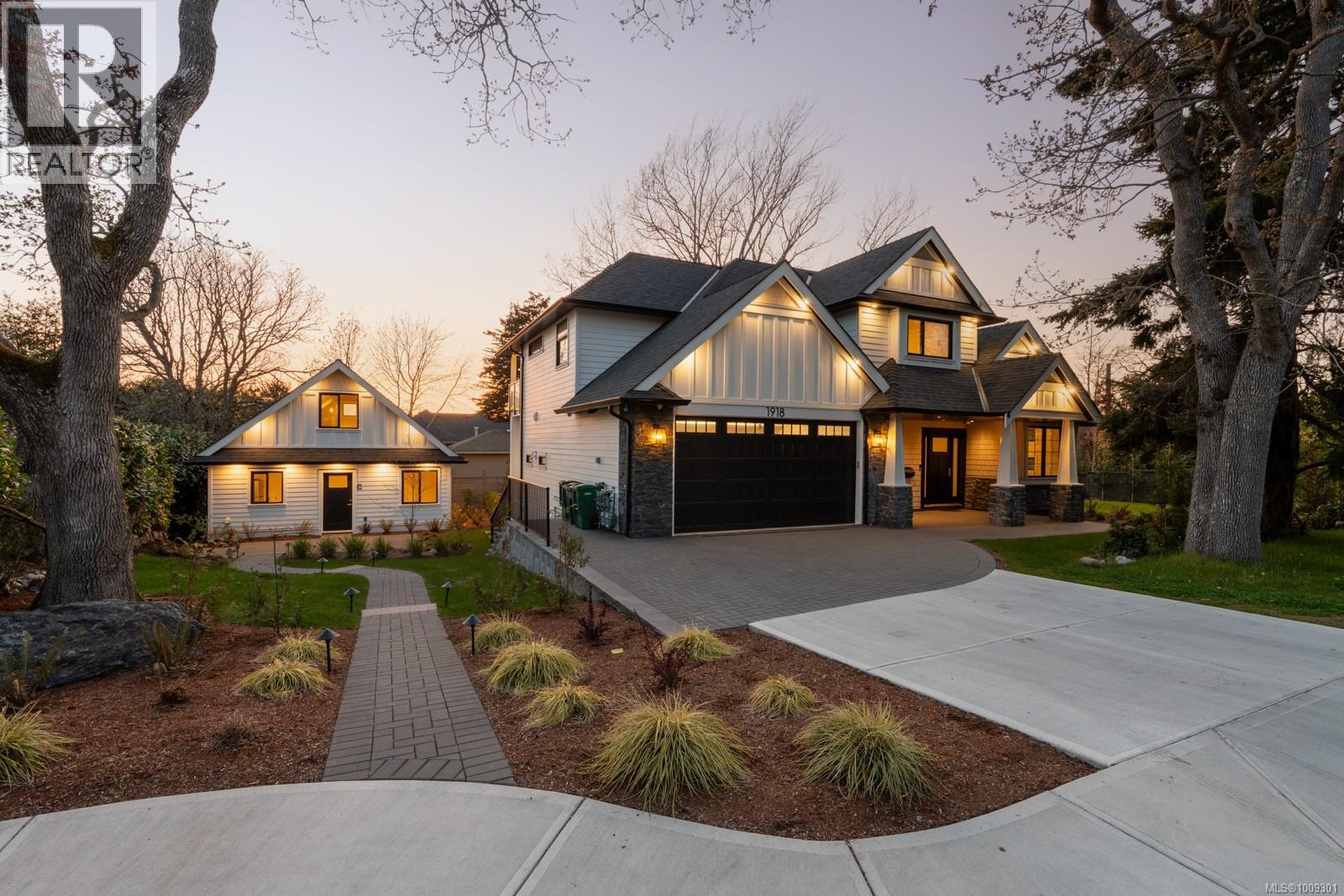 1918 Shotbolt Rd, Victoria, British Columbia  V8S 1H2 - Photo 62 - 1009301