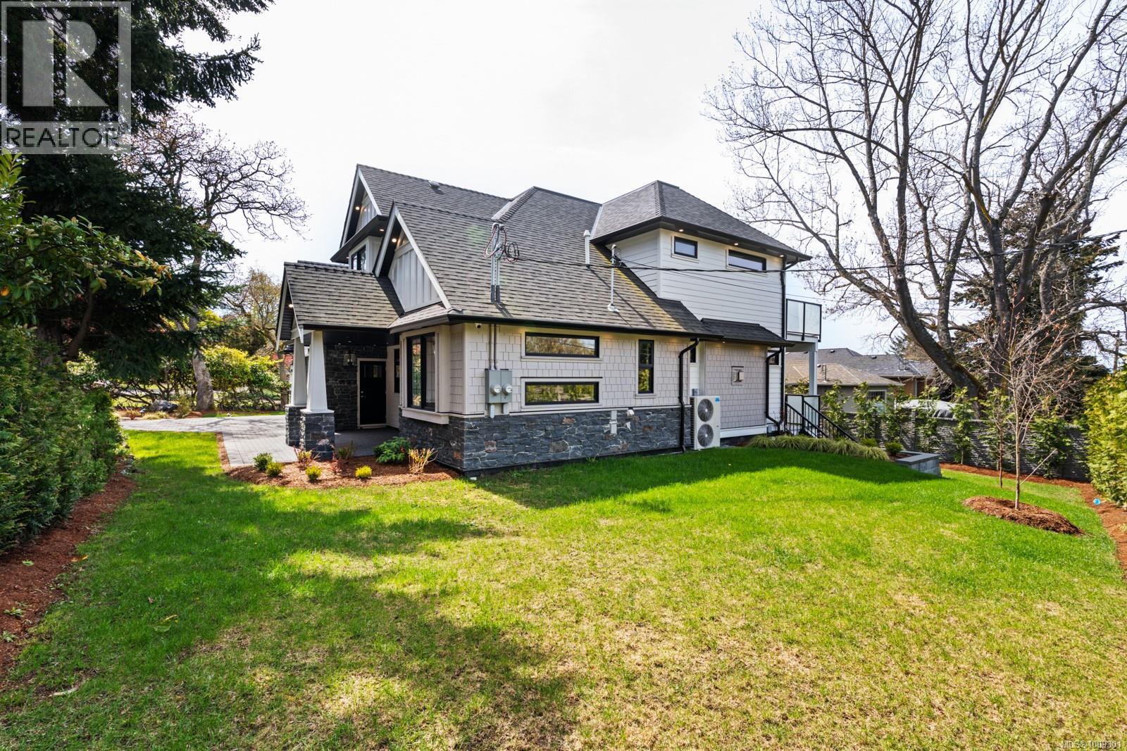 1918 Shotbolt Rd, Victoria, British Columbia  V8S 1H2 - Photo 63 - 1009301