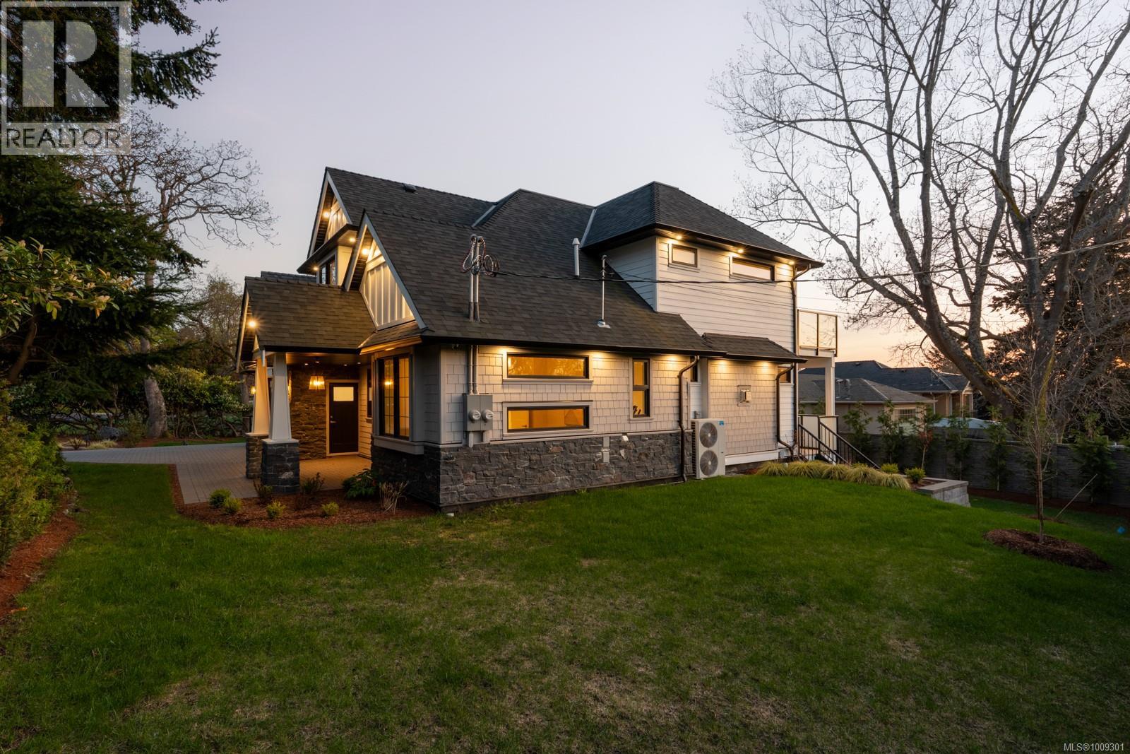 1918 Shotbolt Rd, Victoria, British Columbia  V8S 1H2 - Photo 64 - 1009301